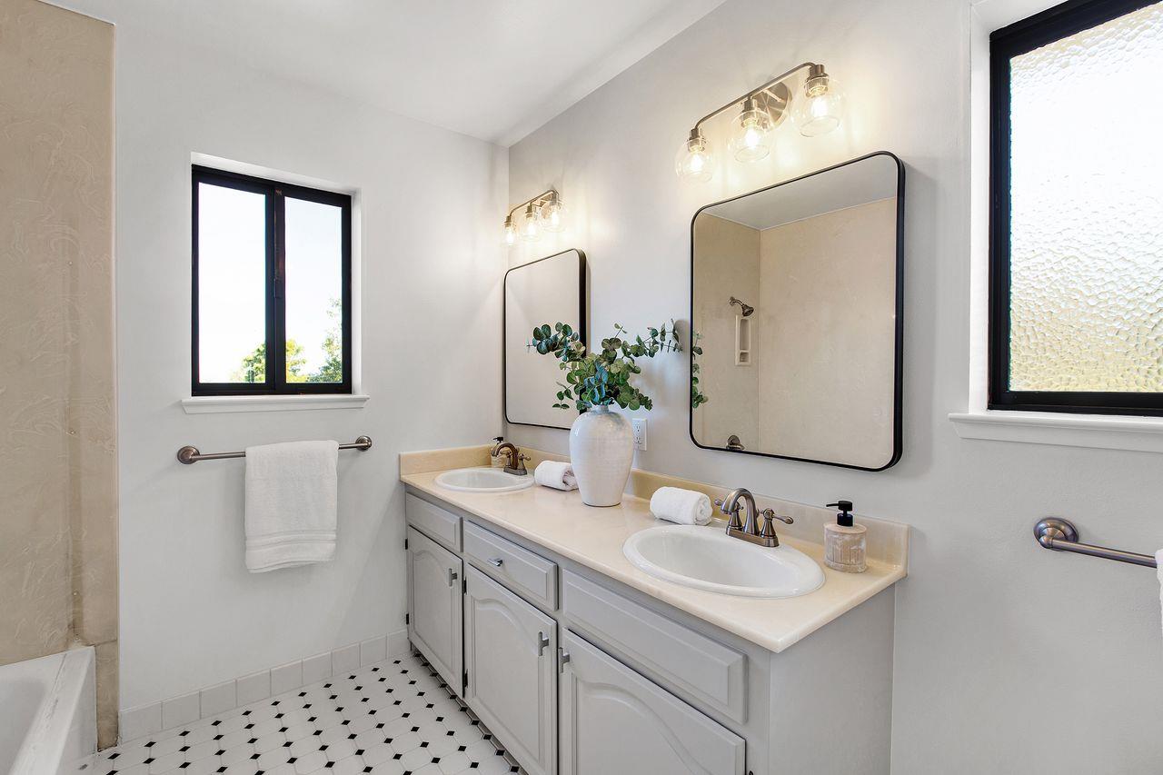 Detail Gallery Image 25 of 43 For 731 Lakemead Way, Redwood City,  CA 94062 - 4 Beds | 2/1 Baths