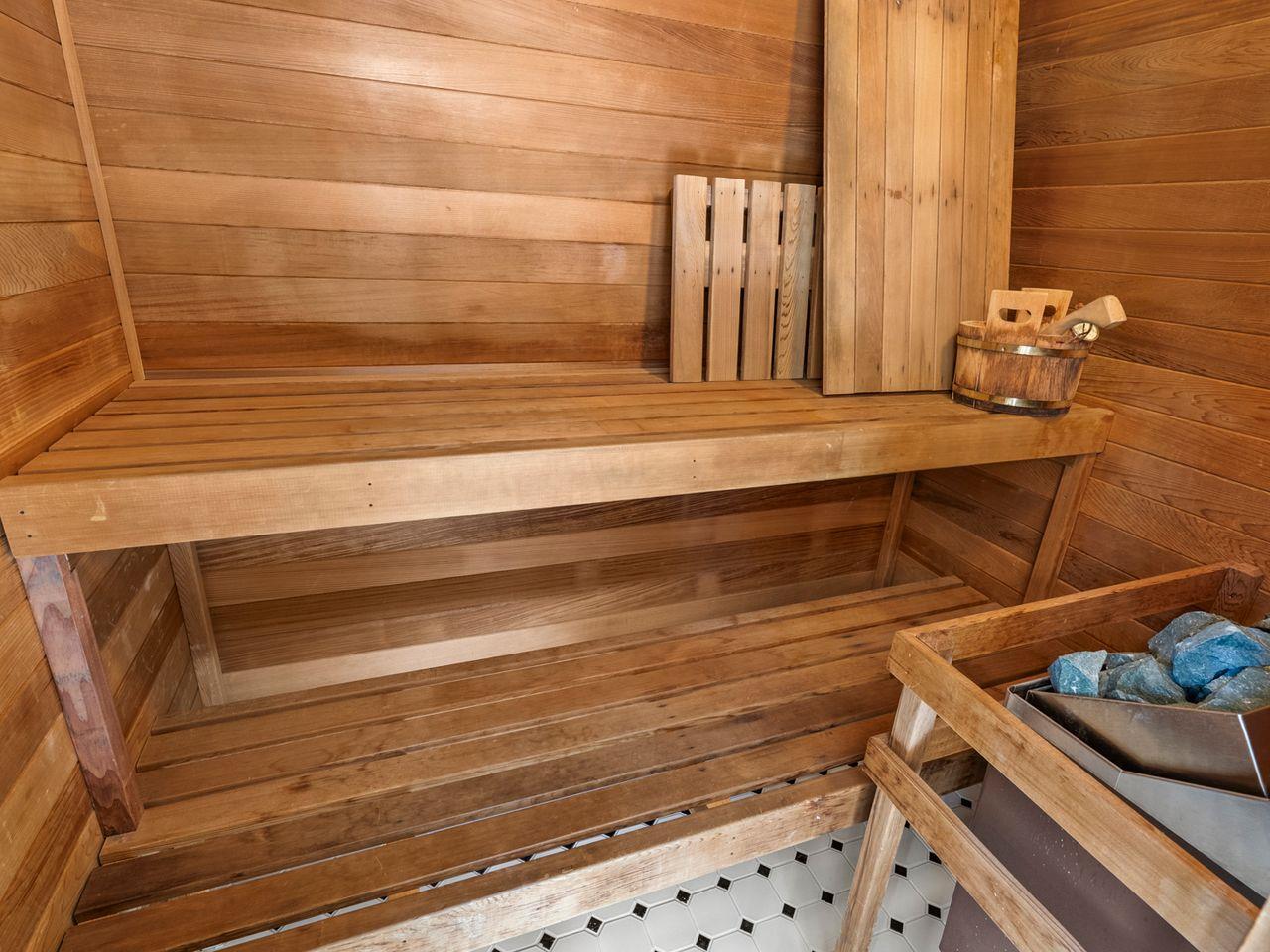 Detail Gallery Image 27 of 43 For 731 Lakemead Way, Redwood City,  CA 94062 - 4 Beds | 2/1 Baths