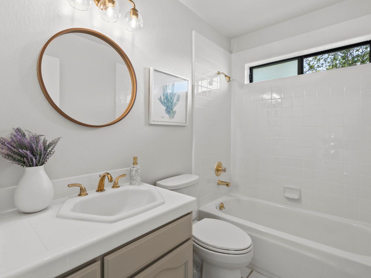 Detail Gallery Image 31 of 43 For 731 Lakemead Way, Redwood City,  CA 94062 - 4 Beds | 2/1 Baths