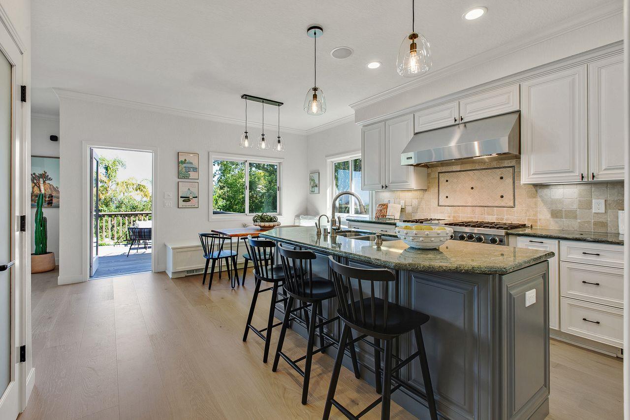 Detail Gallery Image 6 of 43 For 731 Lakemead Way, Redwood City,  CA 94062 - 4 Beds | 2/1 Baths