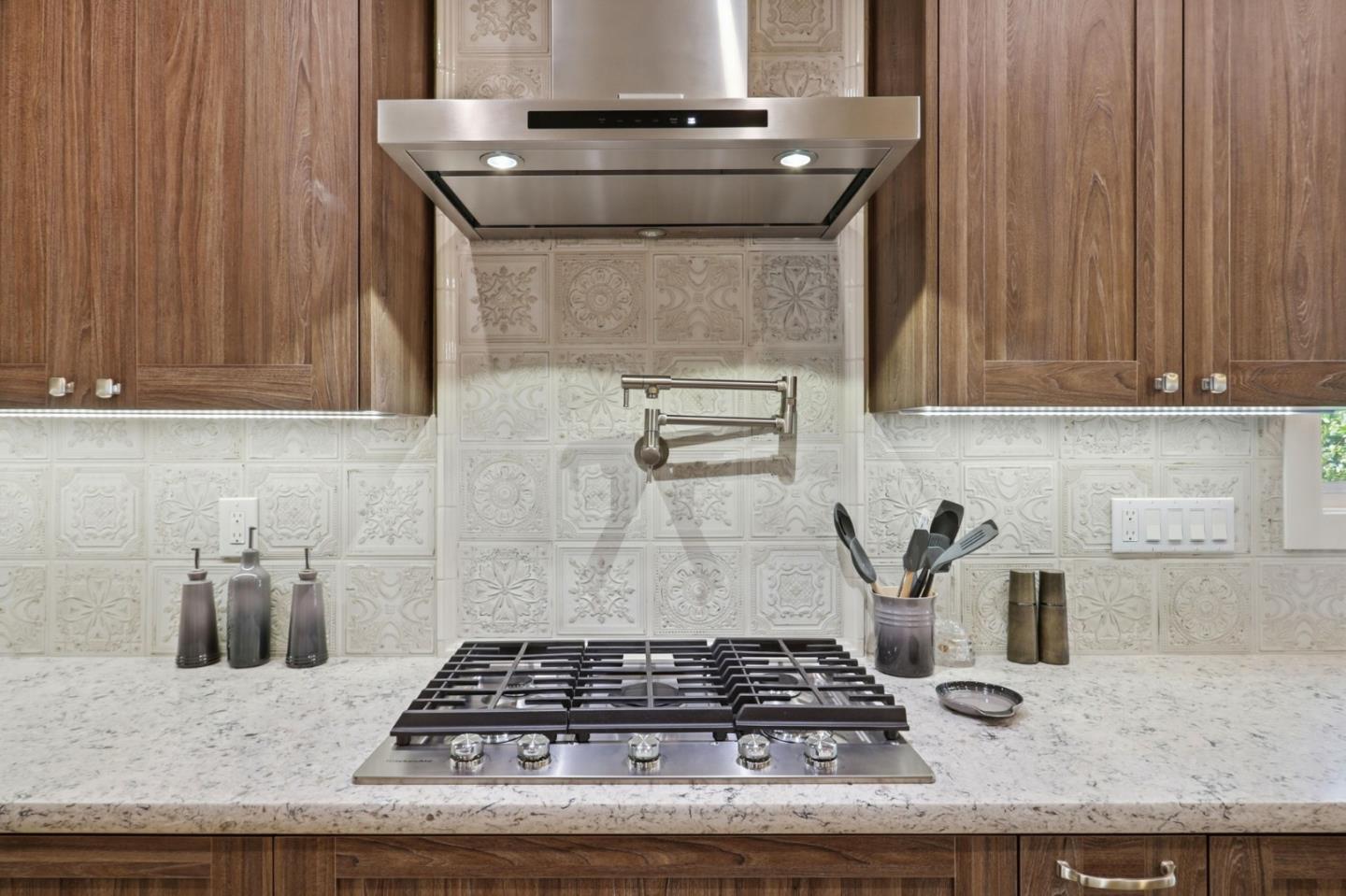 Detail Gallery Image 11 of 72 For 911 Michigan Ave, San Jose,  CA 95125 - 3 Beds | 3 Baths