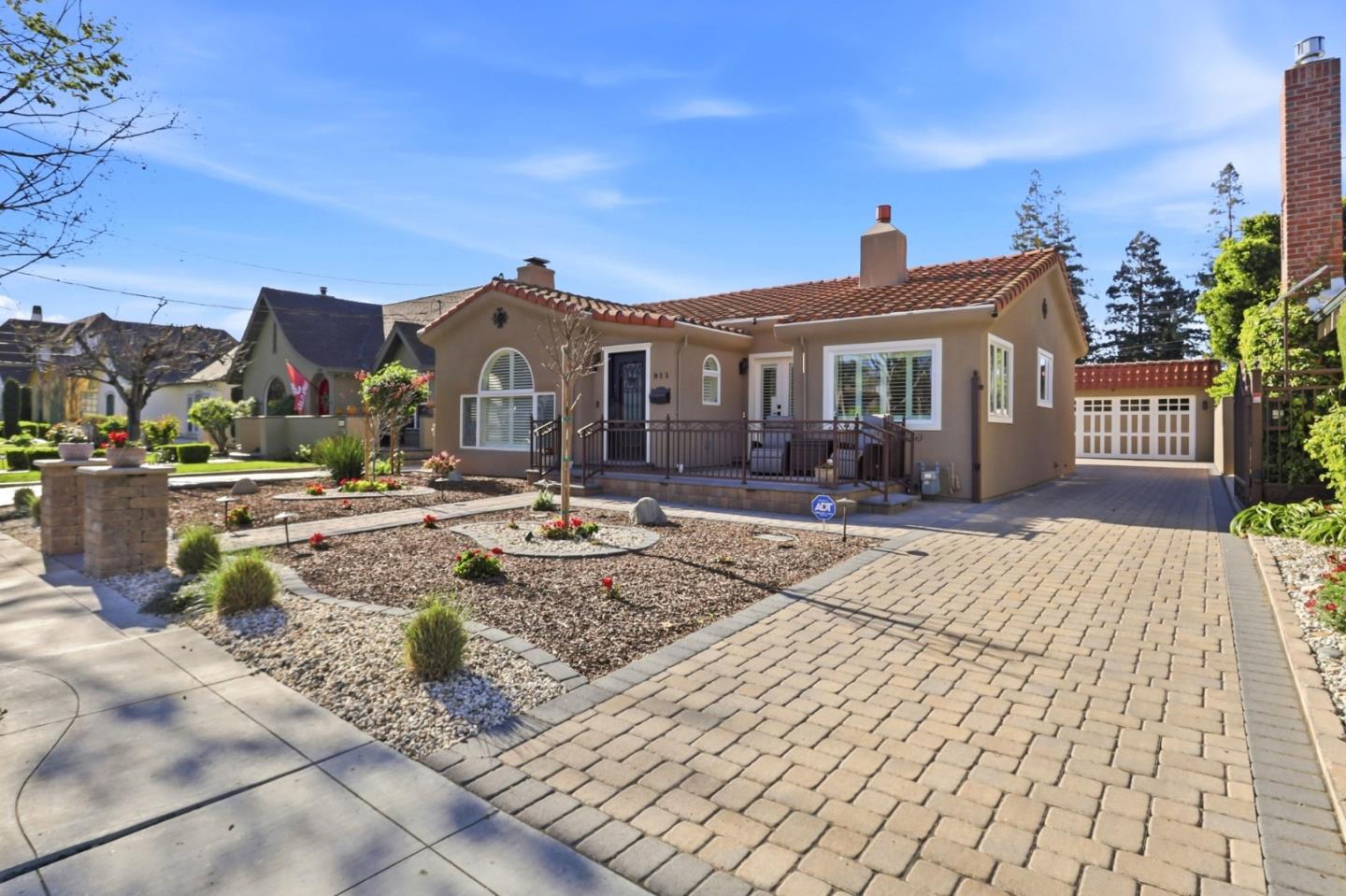 Detail Gallery Image 4 of 72 For 911 Michigan Ave, San Jose,  CA 95125 - 3 Beds | 3 Baths