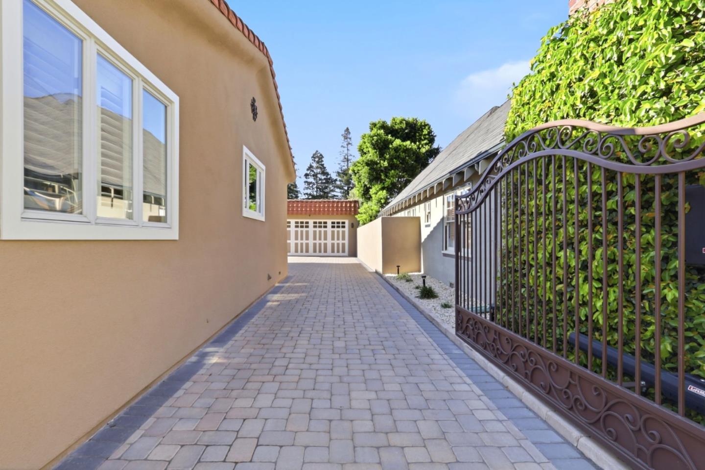 Detail Gallery Image 49 of 72 For 911 Michigan Ave, San Jose,  CA 95125 - 3 Beds | 3 Baths