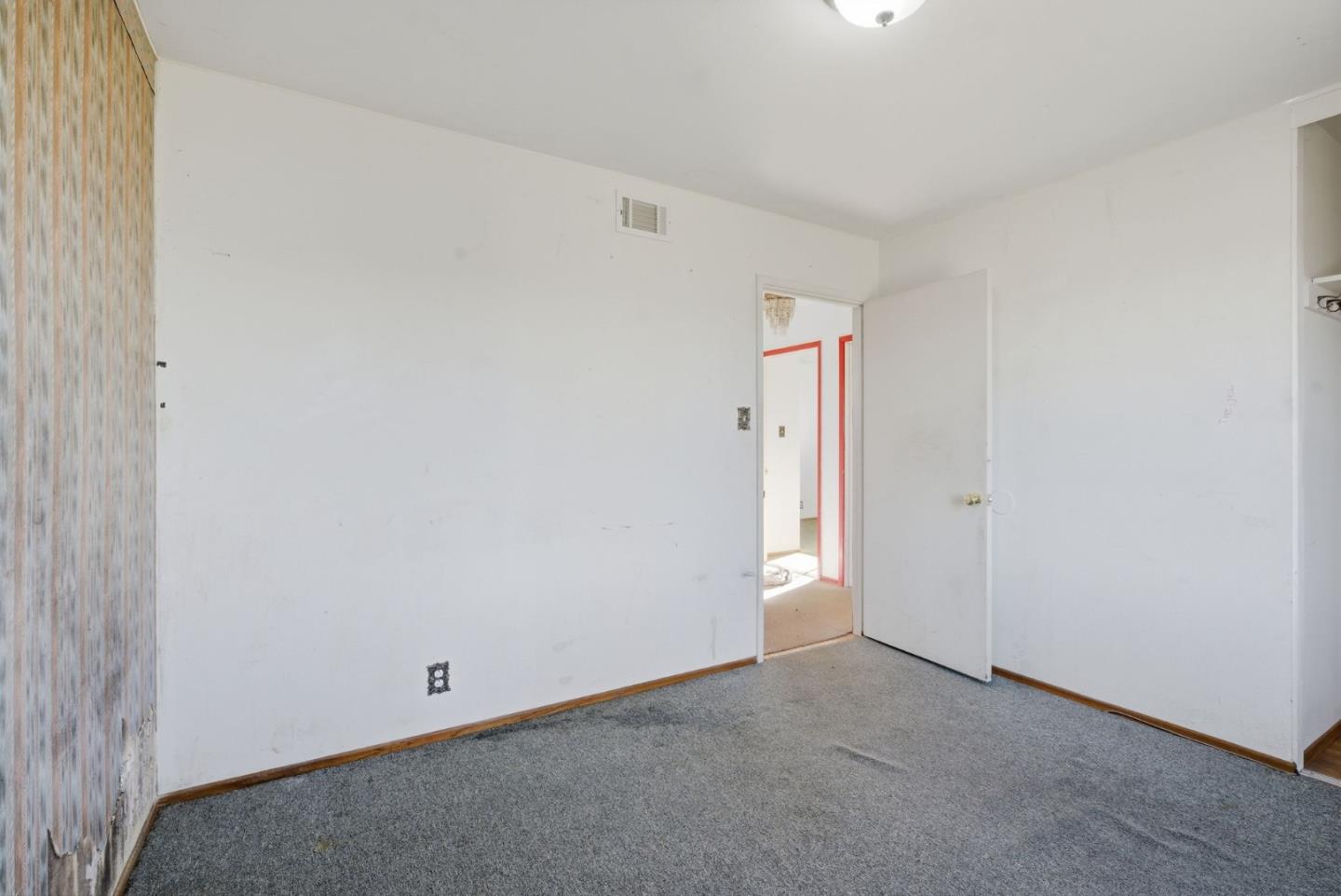 Detail Gallery Image 10 of 24 For 1709 Hillside Blvd, South San Francisco,  CA 94080 - 3 Beds | 2 Baths