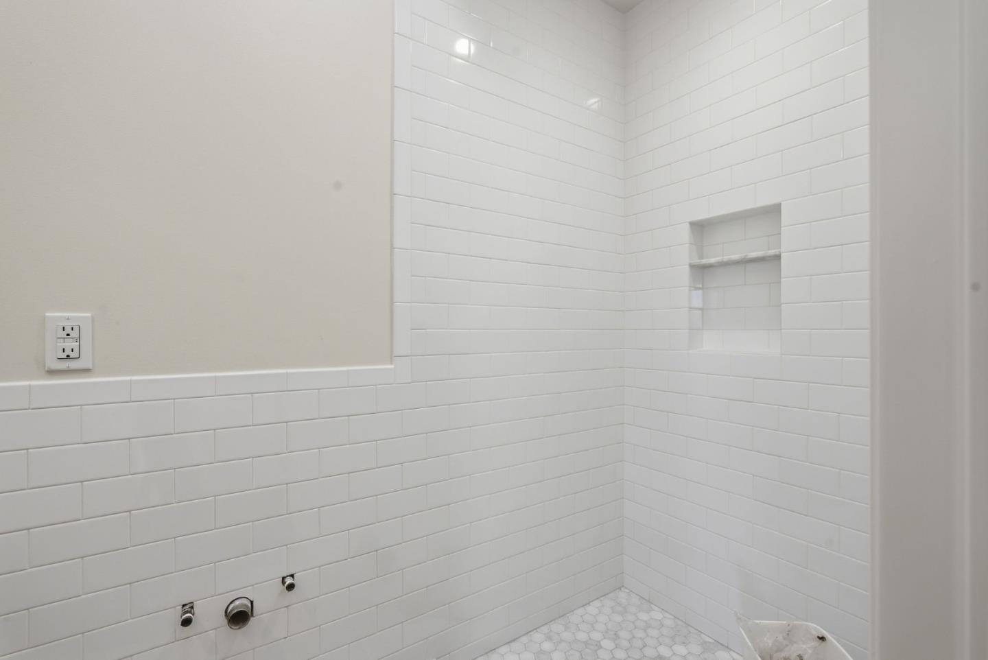 Detail Gallery Image 14 of 24 For 1709 Hillside Blvd, South San Francisco,  CA 94080 - 3 Beds | 2 Baths