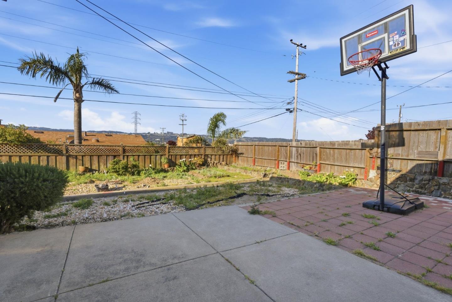 Detail Gallery Image 20 of 24 For 1709 Hillside Blvd, South San Francisco,  CA 94080 - 3 Beds | 2 Baths