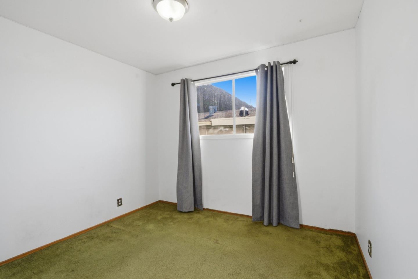 Detail Gallery Image 6 of 24 For 1709 Hillside Blvd, South San Francisco,  CA 94080 - 3 Beds | 2 Baths