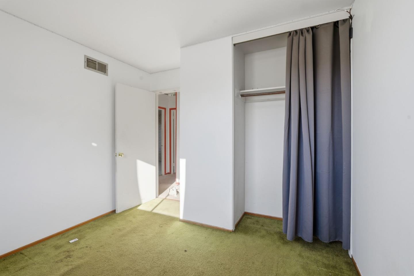 Detail Gallery Image 7 of 24 For 1709 Hillside Blvd, South San Francisco,  CA 94080 - 3 Beds | 2 Baths