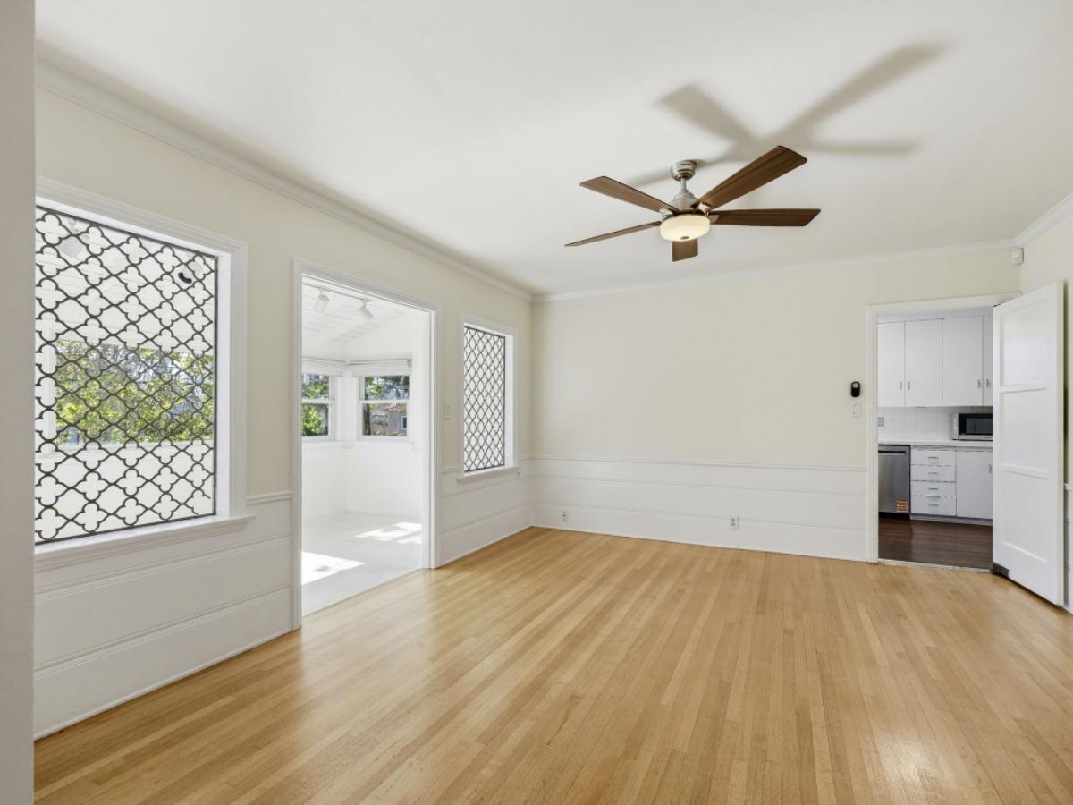 Detail Gallery Image 12 of 27 For 10537 Rochester Ave, Los Angeles,  CA 90024 - 3 Beds | 2 Baths