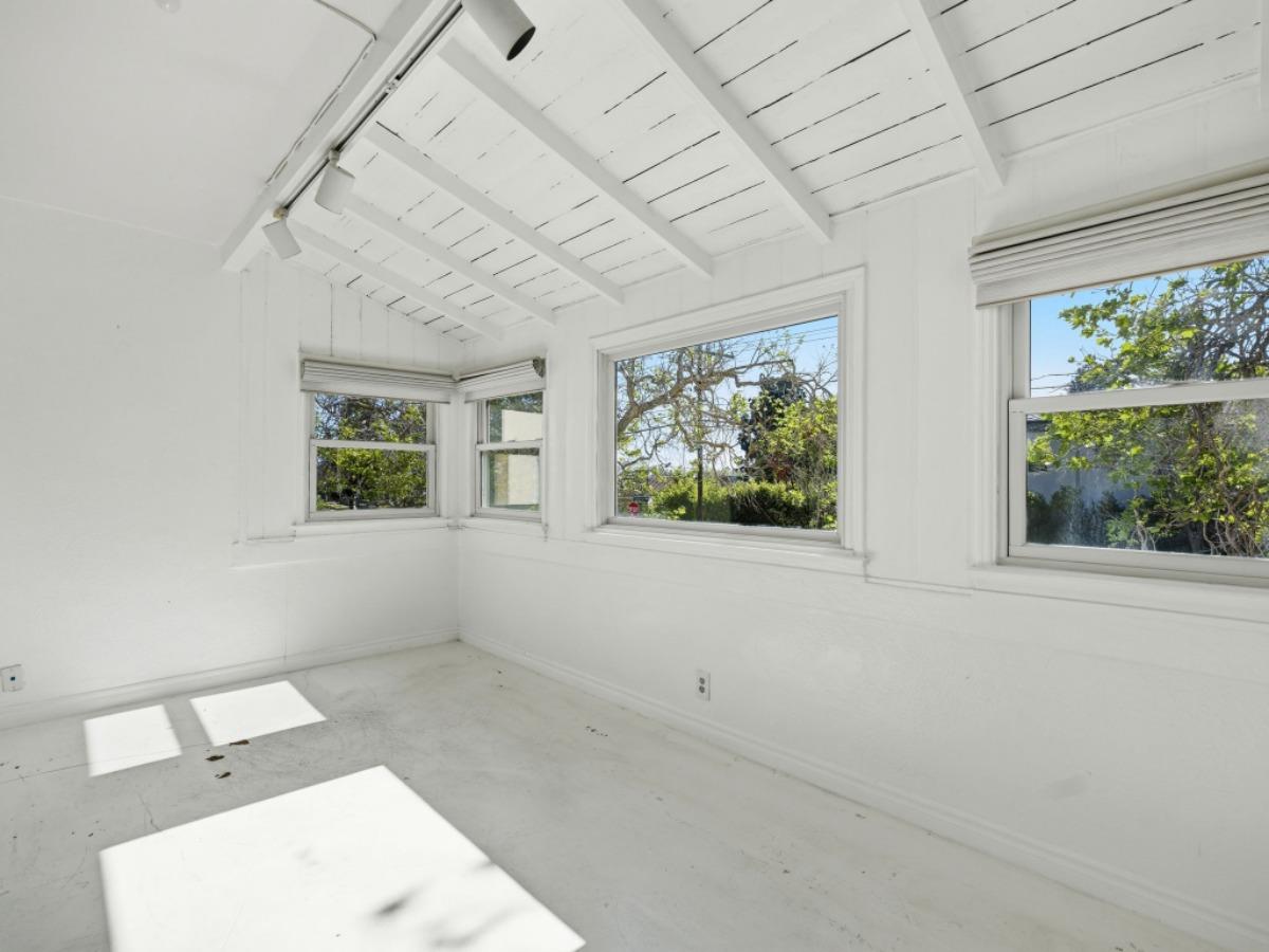 Detail Gallery Image 15 of 27 For 10537 Rochester Ave, Los Angeles,  CA 90024 - 3 Beds | 2 Baths
