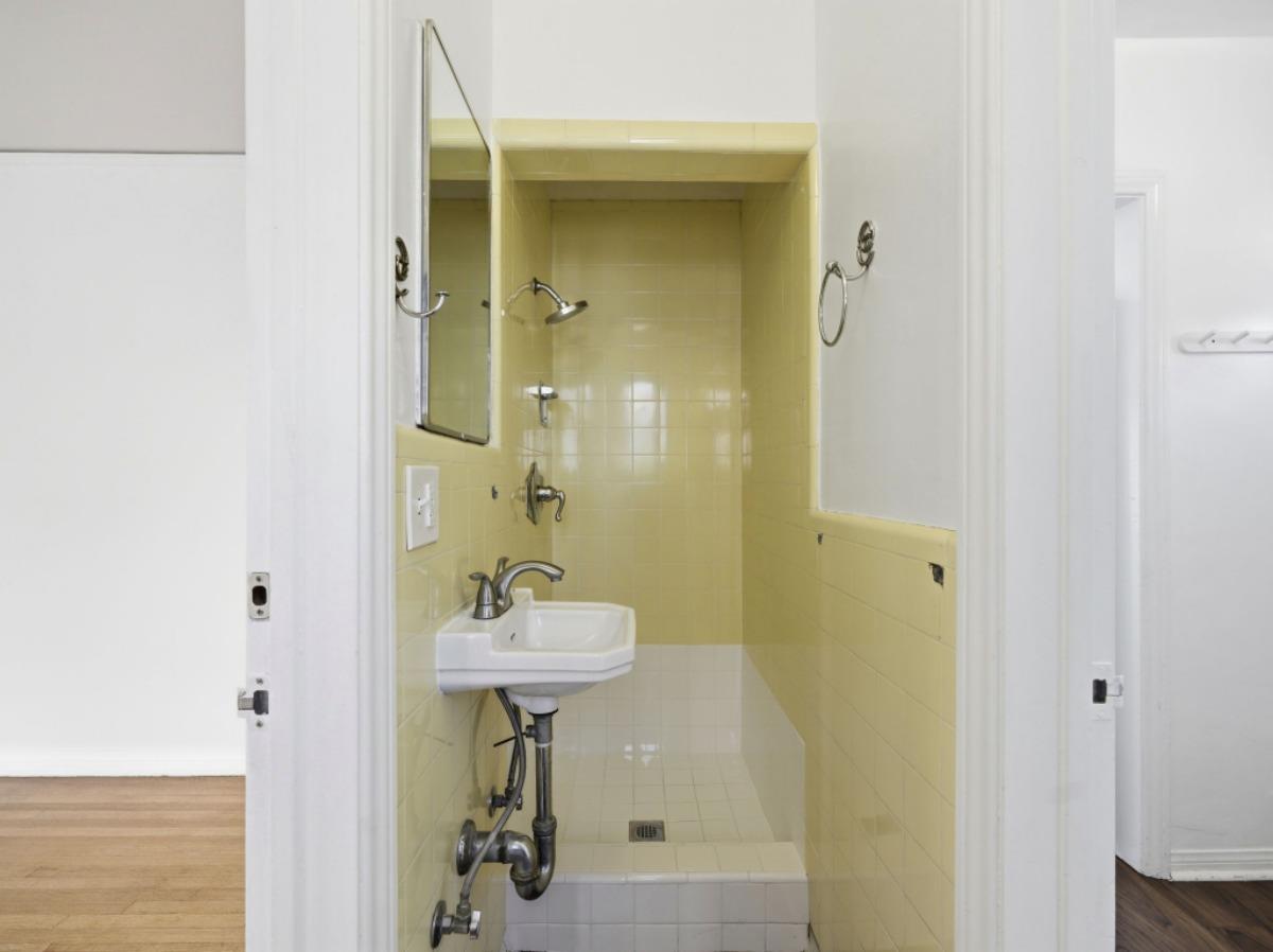 Detail Gallery Image 19 of 27 For 10537 Rochester Ave, Los Angeles,  CA 90024 - 3 Beds | 2 Baths