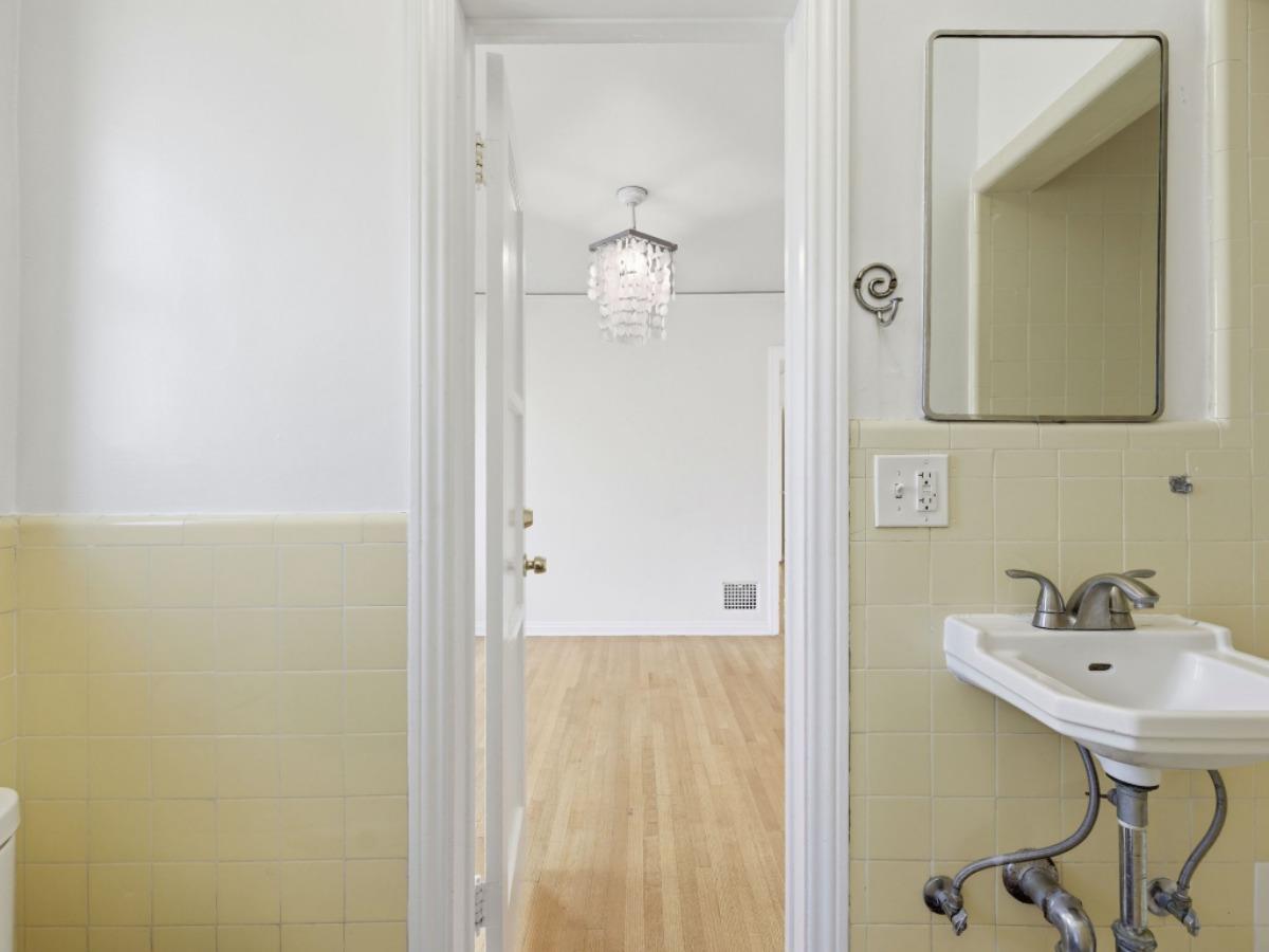 Detail Gallery Image 20 of 27 For 10537 Rochester Ave, Los Angeles,  CA 90024 - 3 Beds | 2 Baths