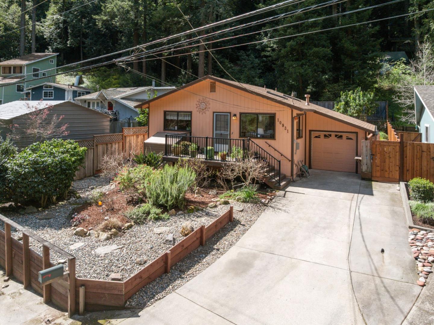 Detail Gallery Image 2 of 66 For 10931 Sequoia Ave, Felton,  CA 95018 - 2 Beds | 1 Baths