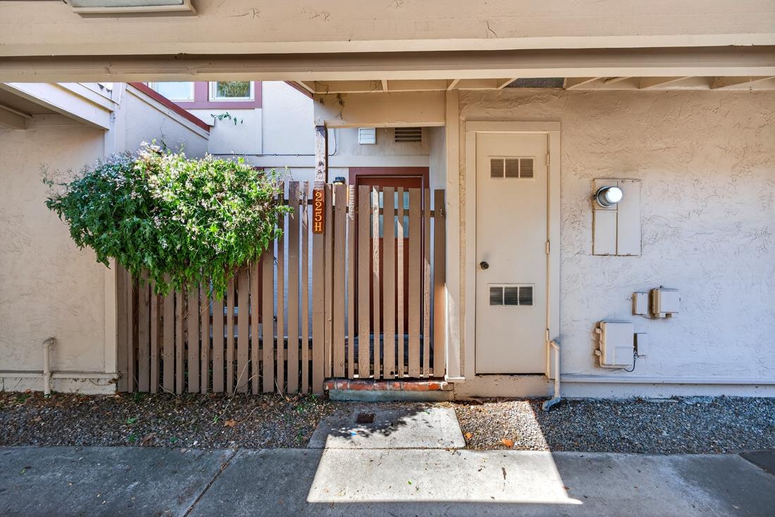 Detail Gallery Image 28 of 46 For 225 Red Oak Dr #H,  Sunnyvale,  CA 94086 - 2 Beds | 1/1 Baths