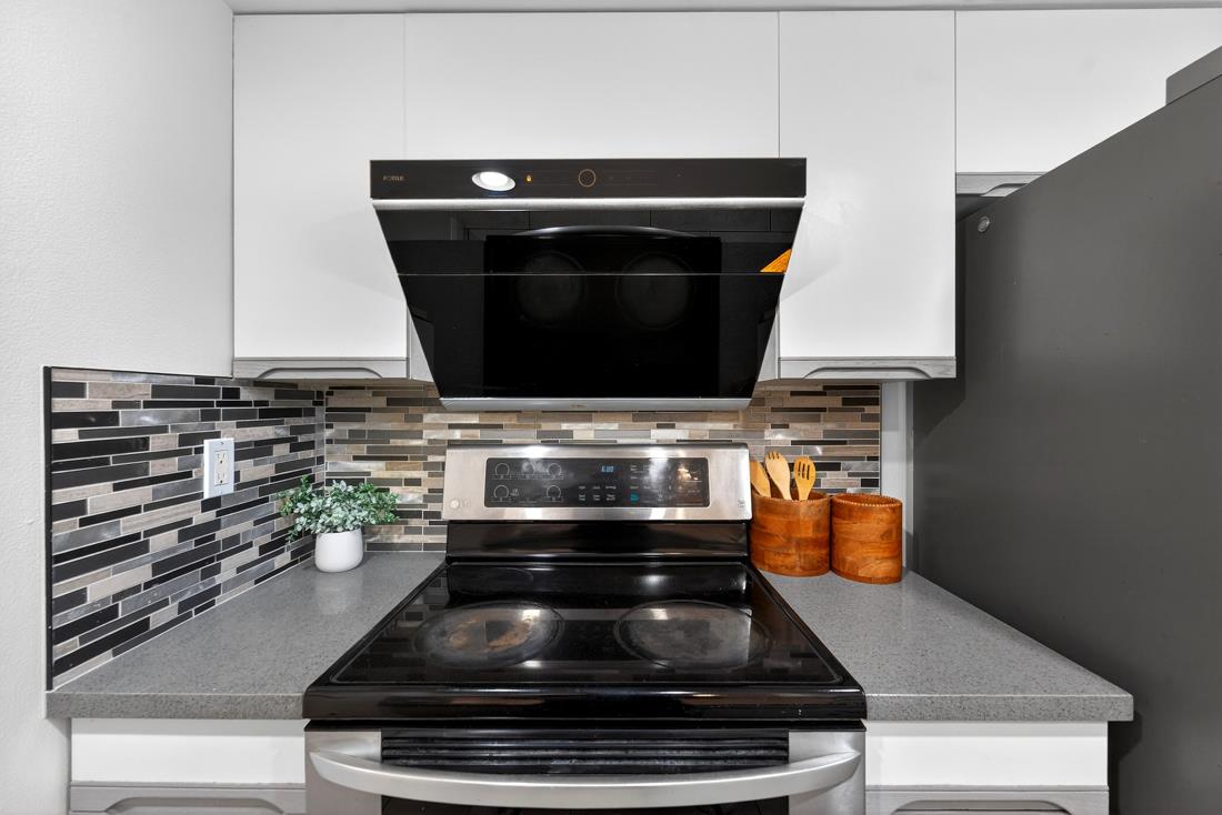 Detail Gallery Image 6 of 46 For 225 Red Oak Dr #H,  Sunnyvale,  CA 94086 - 2 Beds | 1/1 Baths