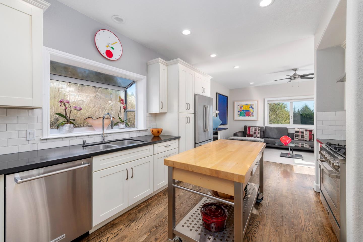 Detail Gallery Image 17 of 65 For 548 Hermosa Ave, Half Moon Bay,  CA 94019 - 4 Beds | 2/1 Baths