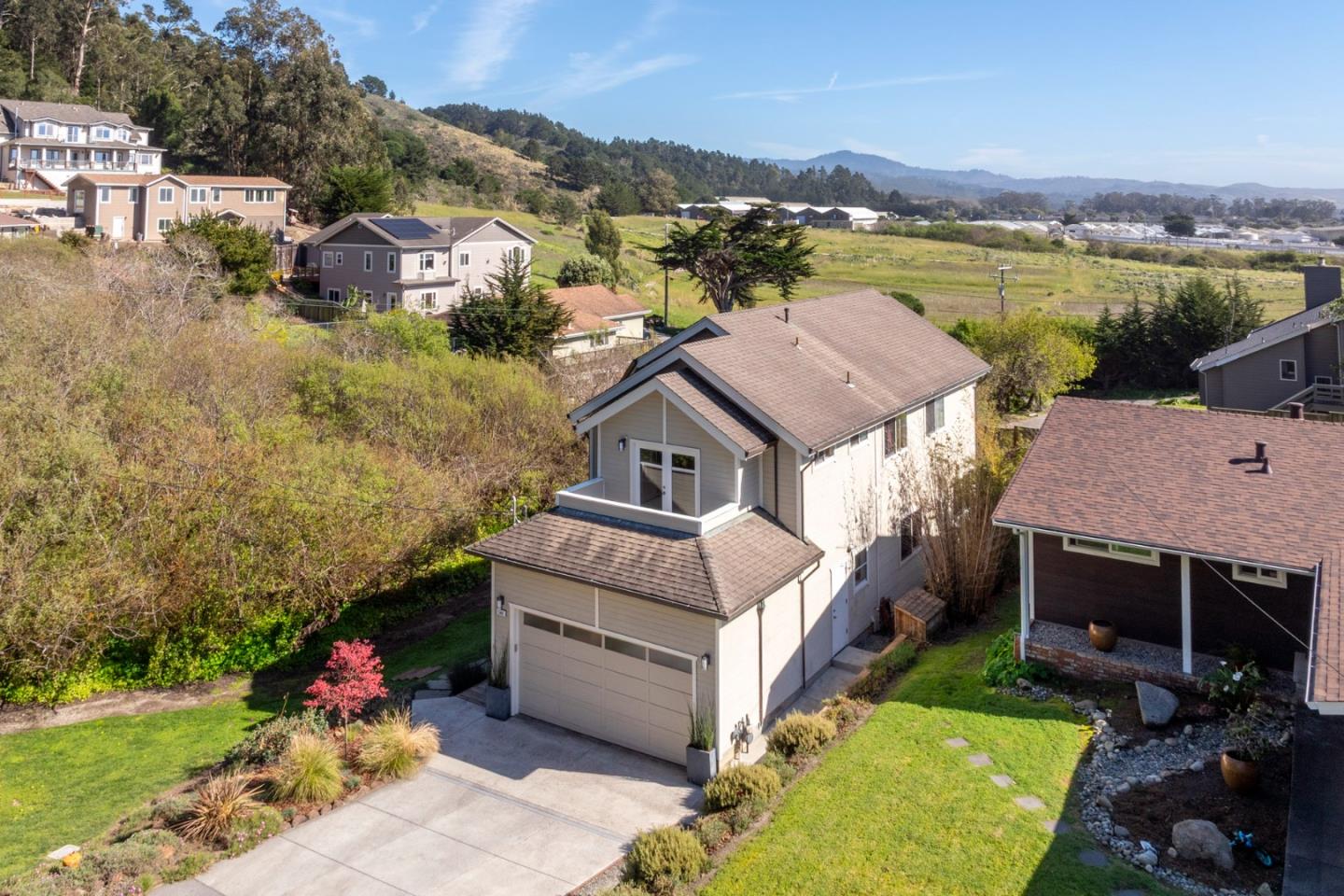 Detail Gallery Image 2 of 65 For 548 Hermosa Ave, Half Moon Bay,  CA 94019 - 4 Beds | 2/1 Baths