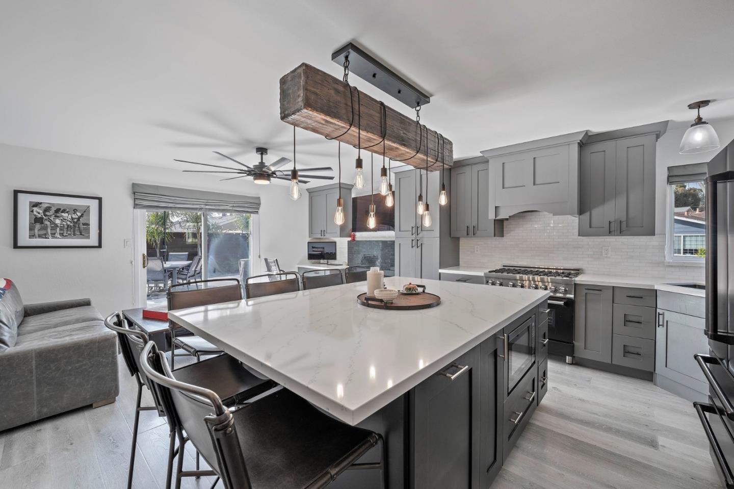 Detail Gallery Image 12 of 65 For 213 Cortez St, Capitola,  CA 95010 - 4 Beds | 2 Baths