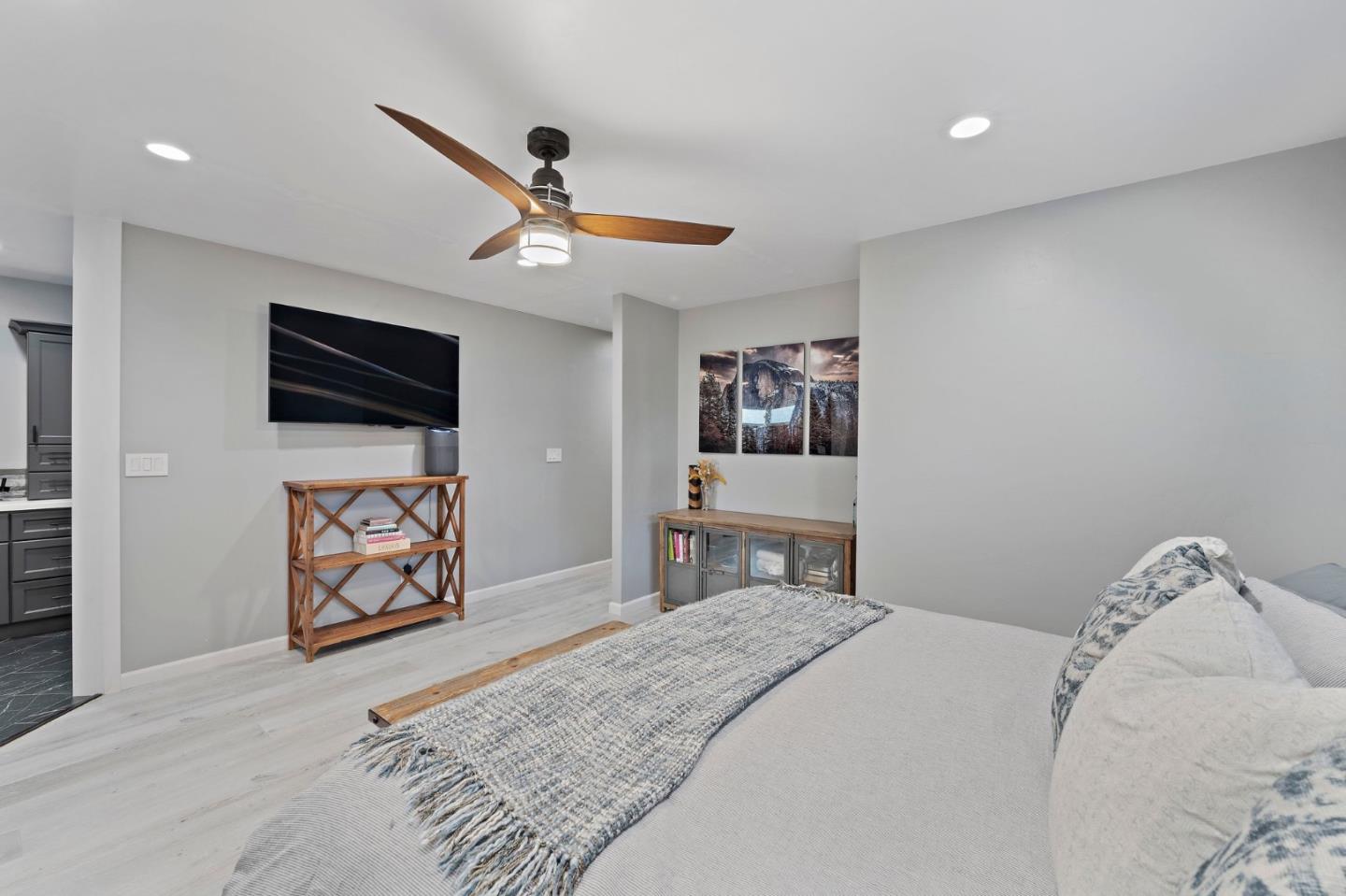 Detail Gallery Image 22 of 65 For 213 Cortez St, Capitola,  CA 95010 - 4 Beds | 2 Baths