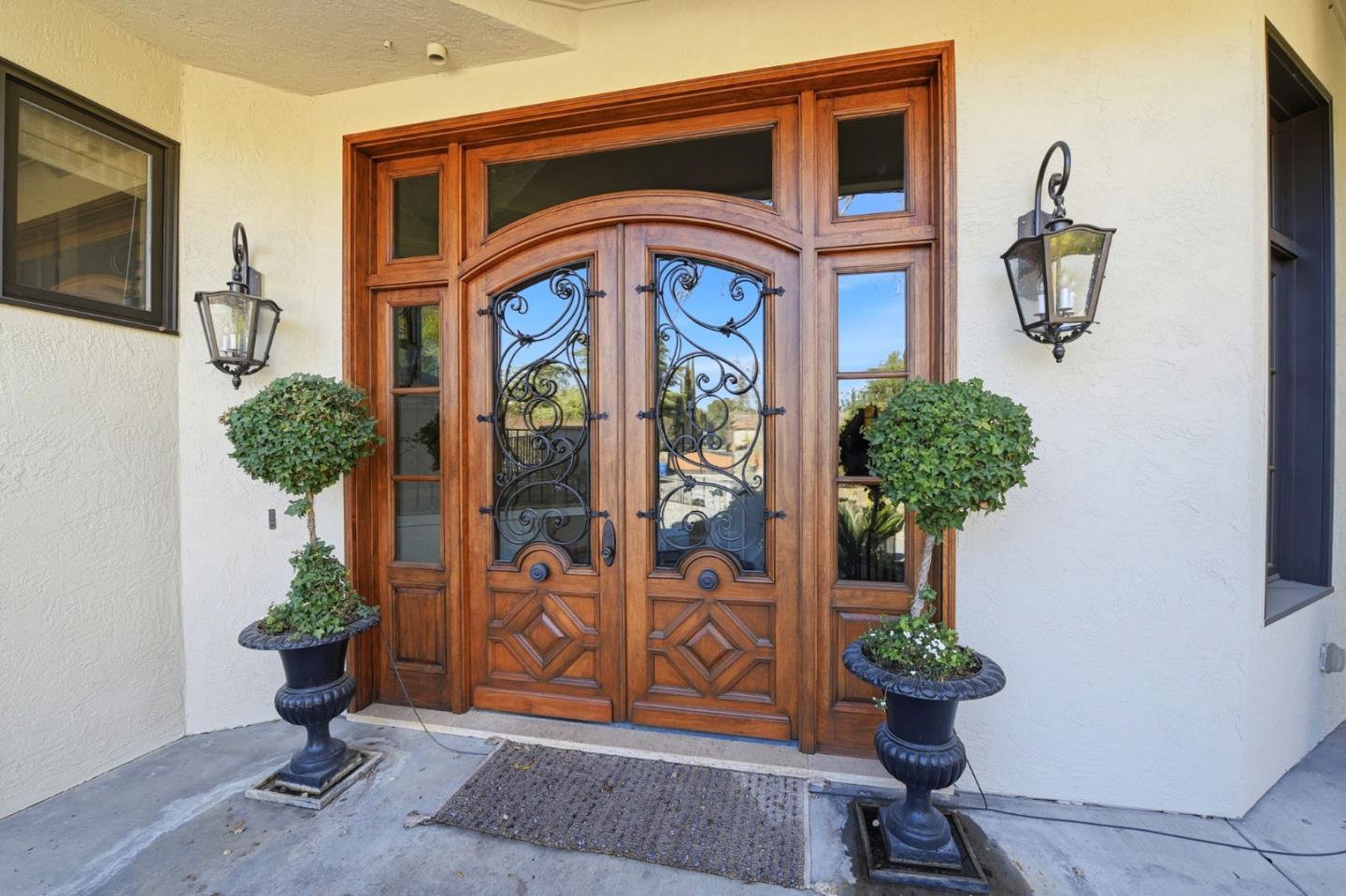 Detail Gallery Image 10 of 156 For 15715 Gum Tree Ln, Los Gatos,  CA 95032 - 4 Beds | 4/1 Baths