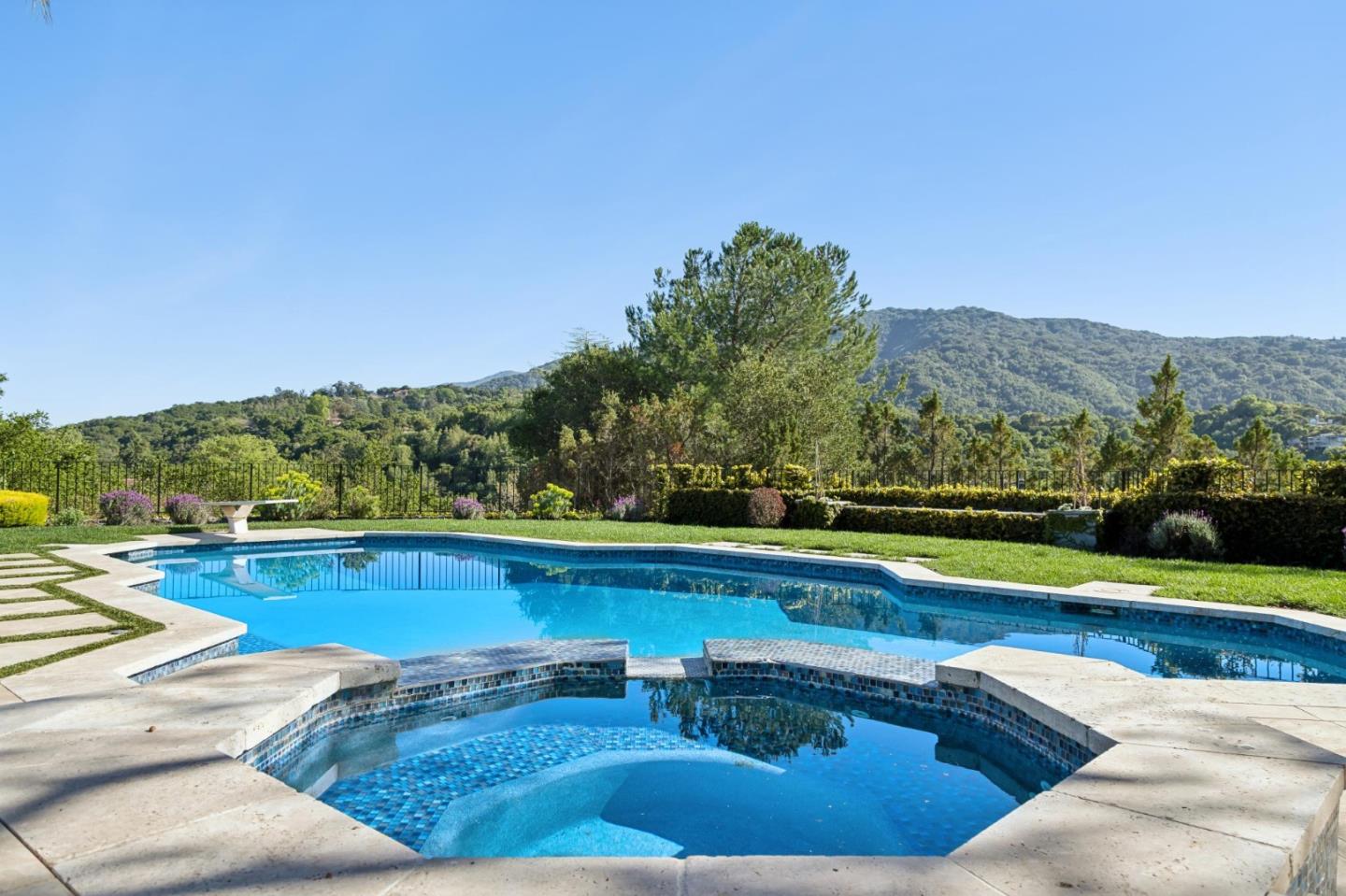 Detail Gallery Image 103 of 156 For 15715 Gum Tree Ln, Los Gatos,  CA 95032 - 4 Beds | 4/1 Baths