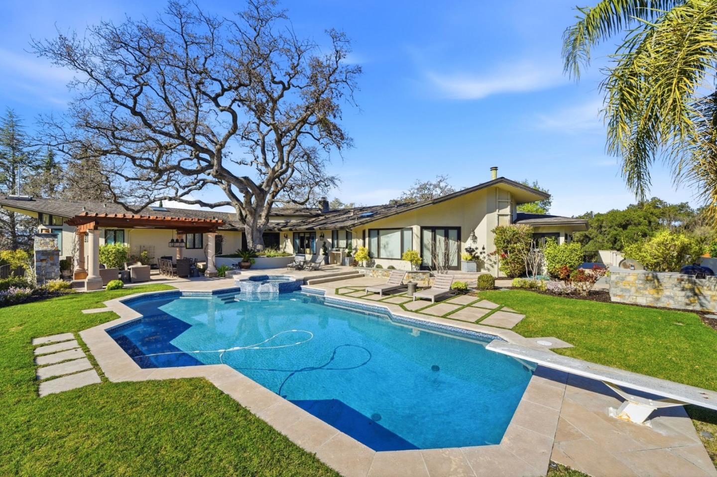 Detail Gallery Image 104 of 156 For 15715 Gum Tree Ln, Los Gatos,  CA 95032 - 4 Beds | 4/1 Baths