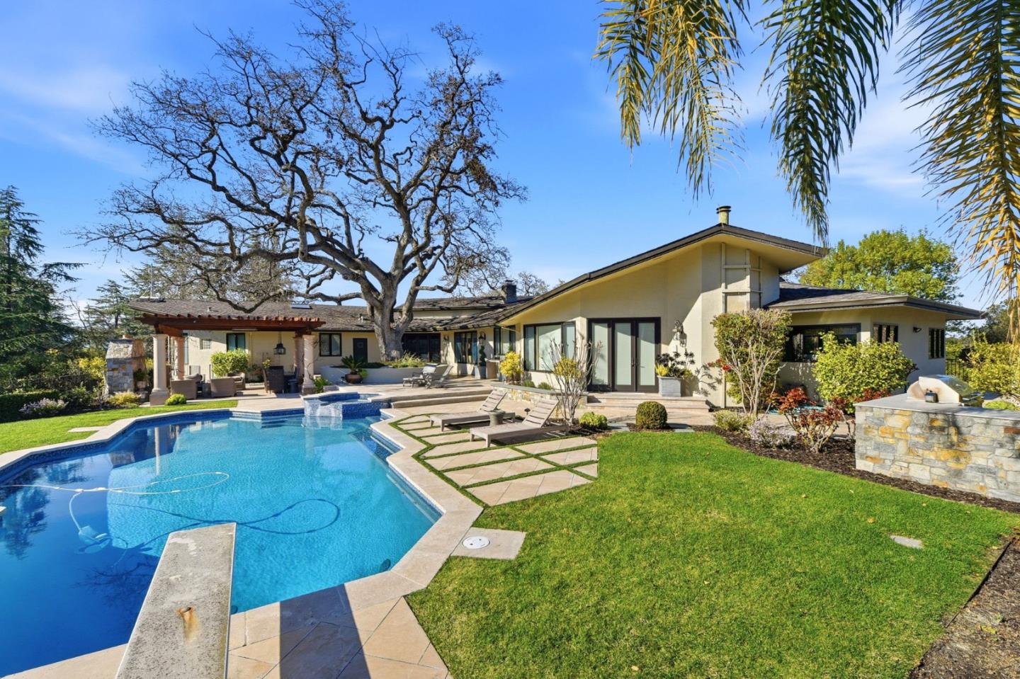 Detail Gallery Image 105 of 156 For 15715 Gum Tree Ln, Los Gatos,  CA 95032 - 4 Beds | 4/1 Baths