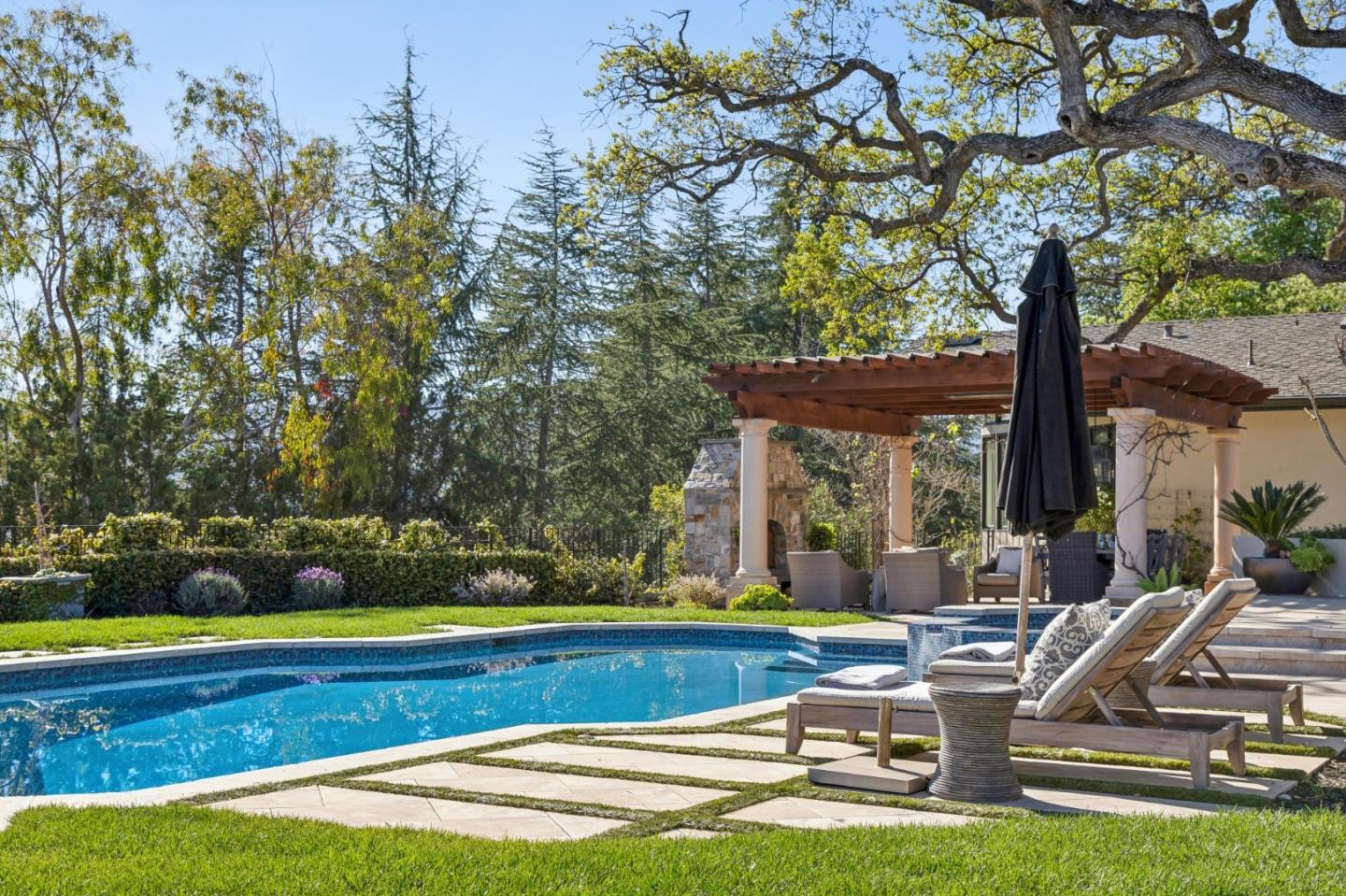 Detail Gallery Image 107 of 156 For 15715 Gum Tree Ln, Los Gatos,  CA 95032 - 4 Beds | 4/1 Baths