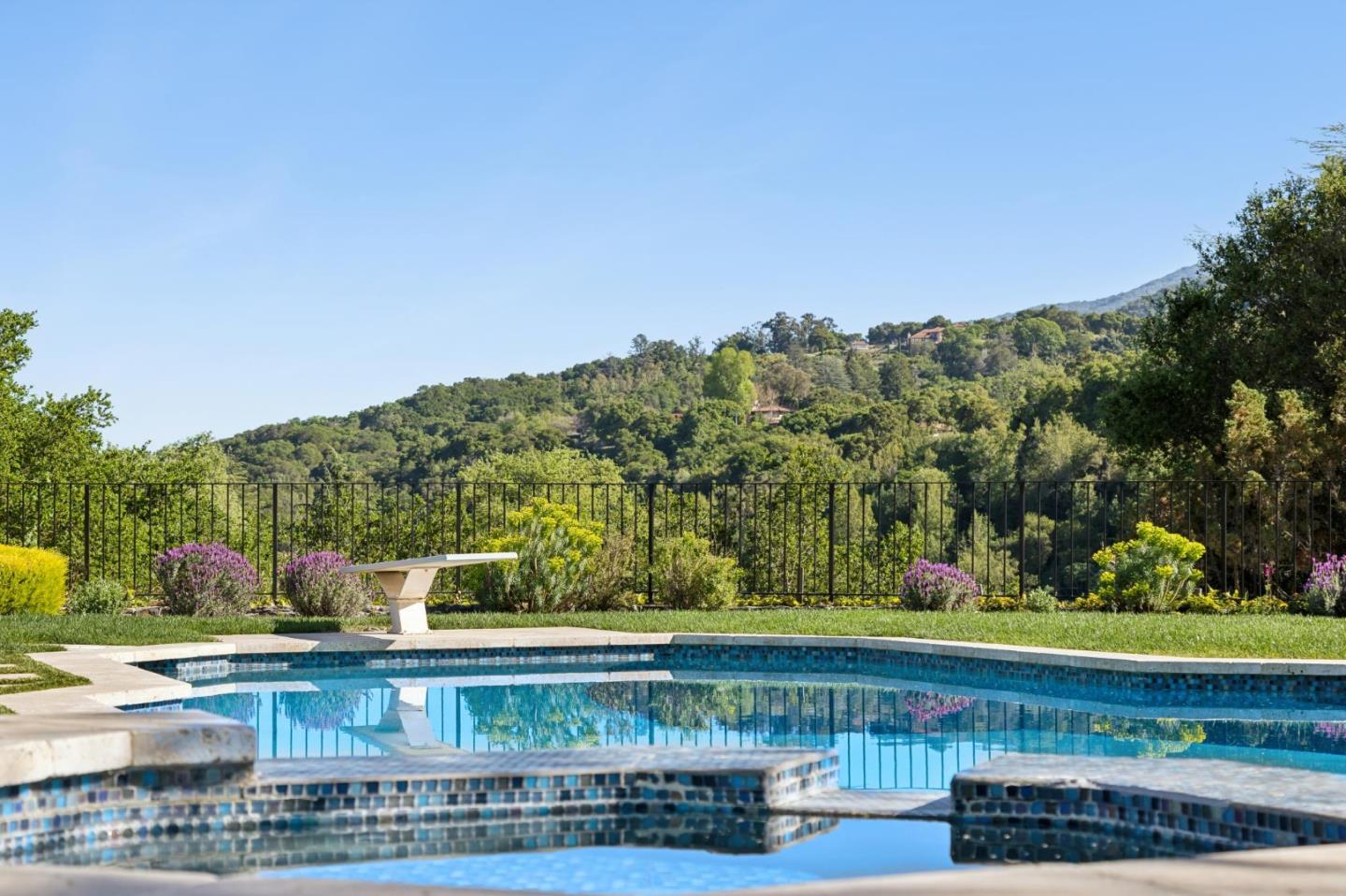 Detail Gallery Image 109 of 156 For 15715 Gum Tree Ln, Los Gatos,  CA 95032 - 4 Beds | 4/1 Baths