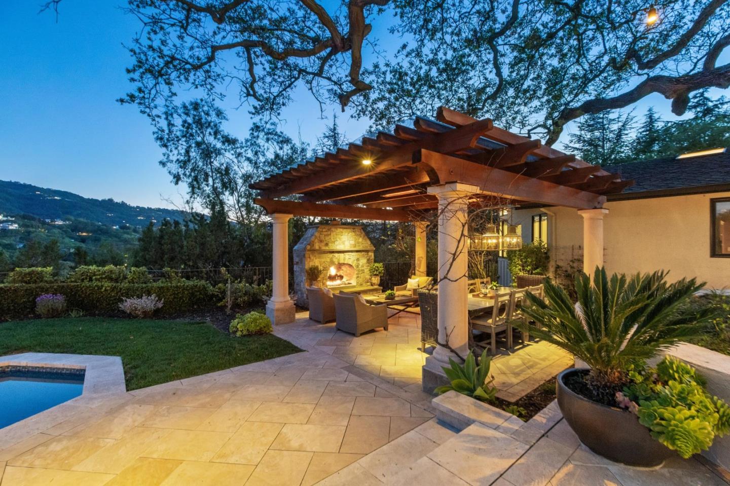 Detail Gallery Image 119 of 156 For 15715 Gum Tree Ln, Los Gatos,  CA 95032 - 4 Beds | 4/1 Baths