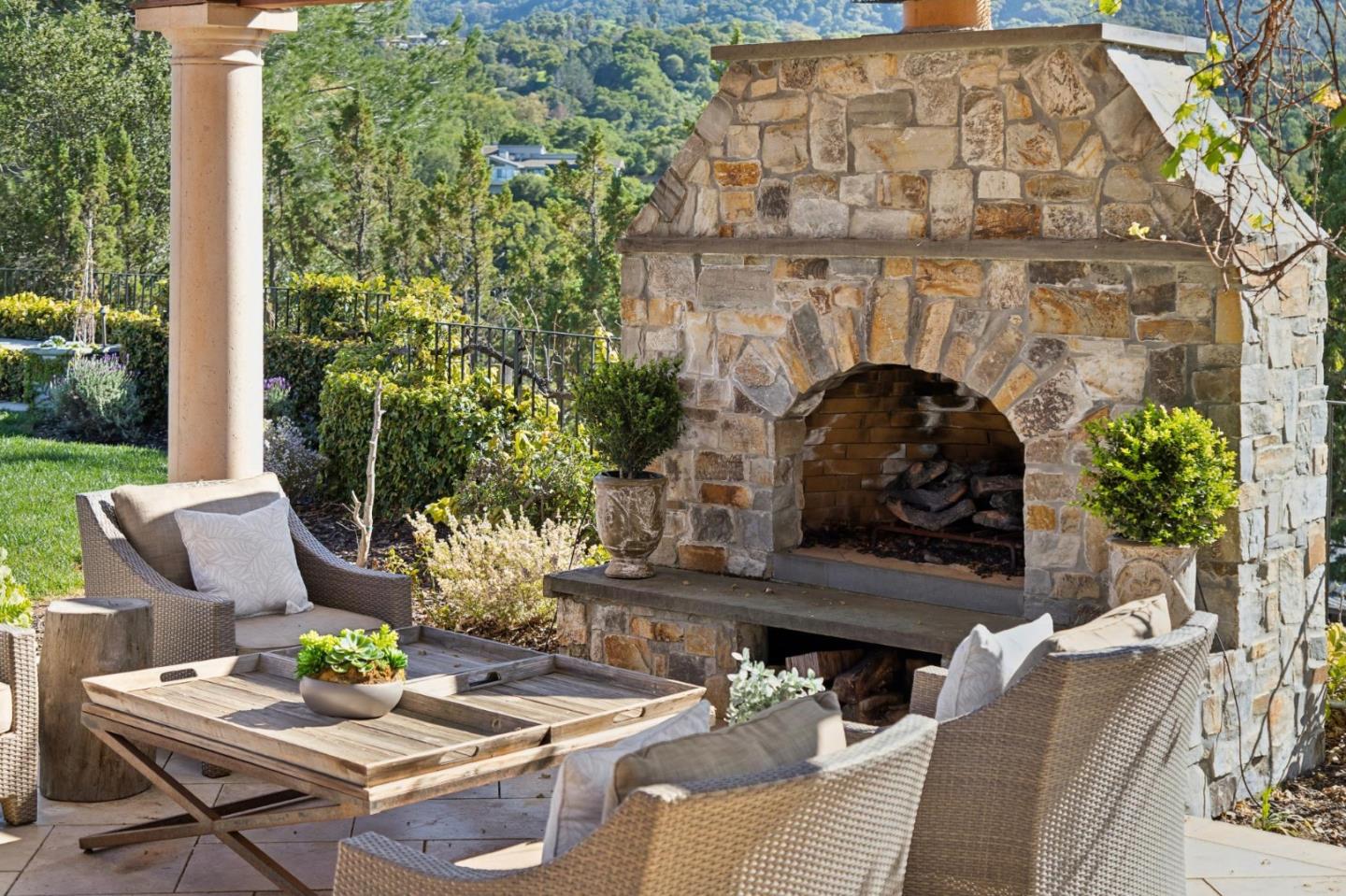 Detail Gallery Image 125 of 156 For 15715 Gum Tree Ln, Los Gatos,  CA 95032 - 4 Beds | 4/1 Baths