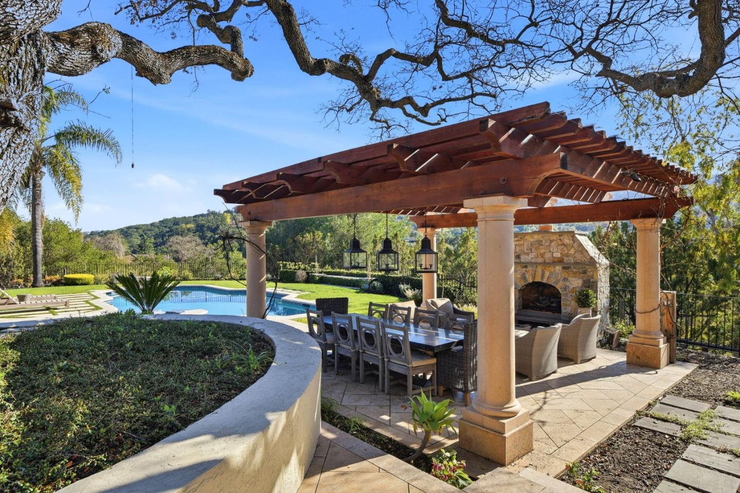 Detail Gallery Image 126 of 156 For 15715 Gum Tree Ln, Los Gatos,  CA 95032 - 4 Beds | 4/1 Baths