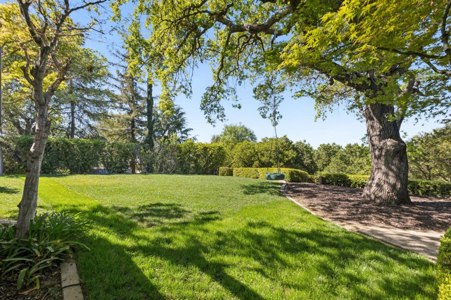 Detail Gallery Image 129 of 156 For 15715 Gum Tree Ln, Los Gatos,  CA 95032 - 4 Beds | 4/1 Baths