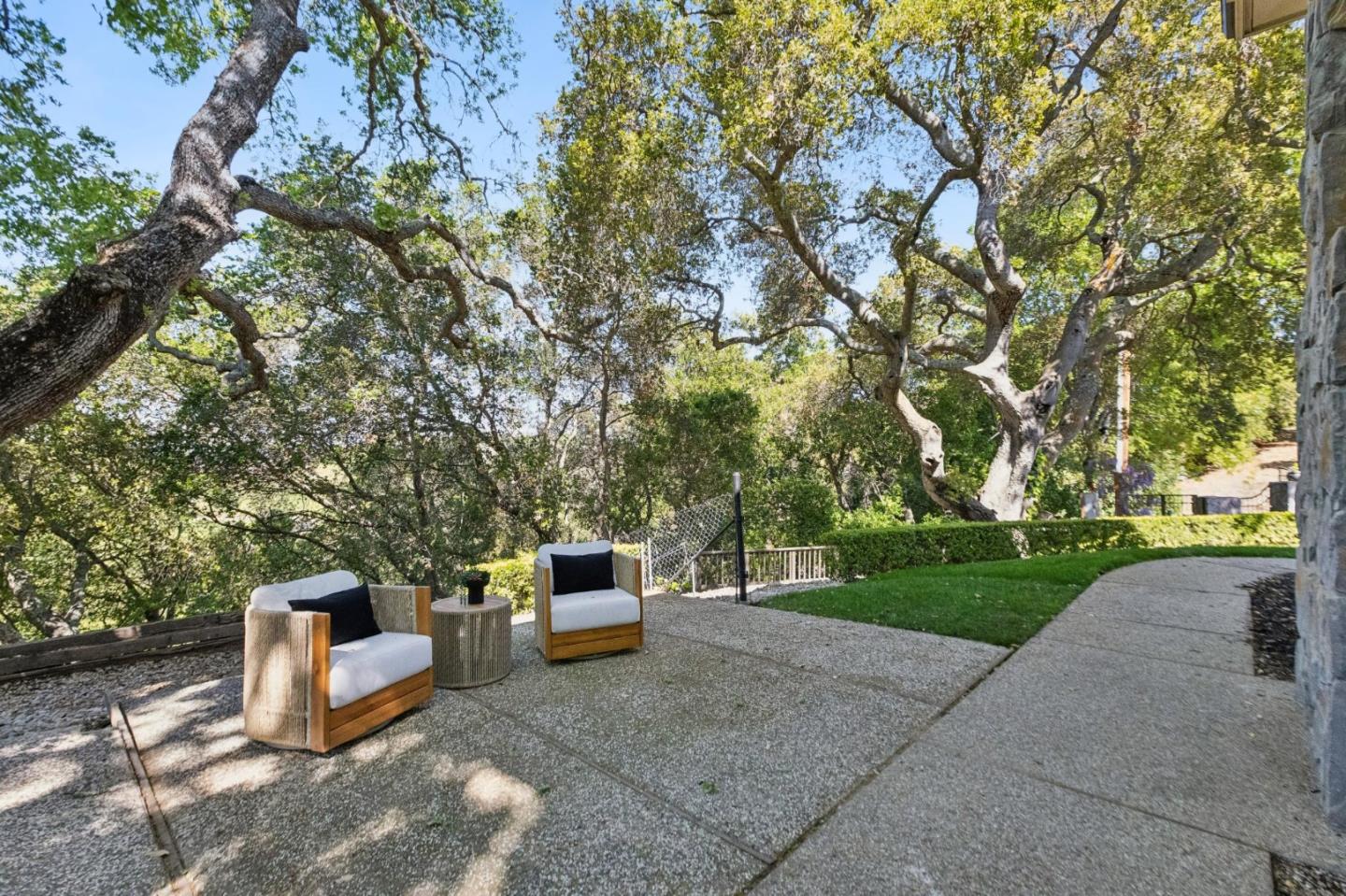 Detail Gallery Image 131 of 156 For 15715 Gum Tree Ln, Los Gatos,  CA 95032 - 4 Beds | 4/1 Baths