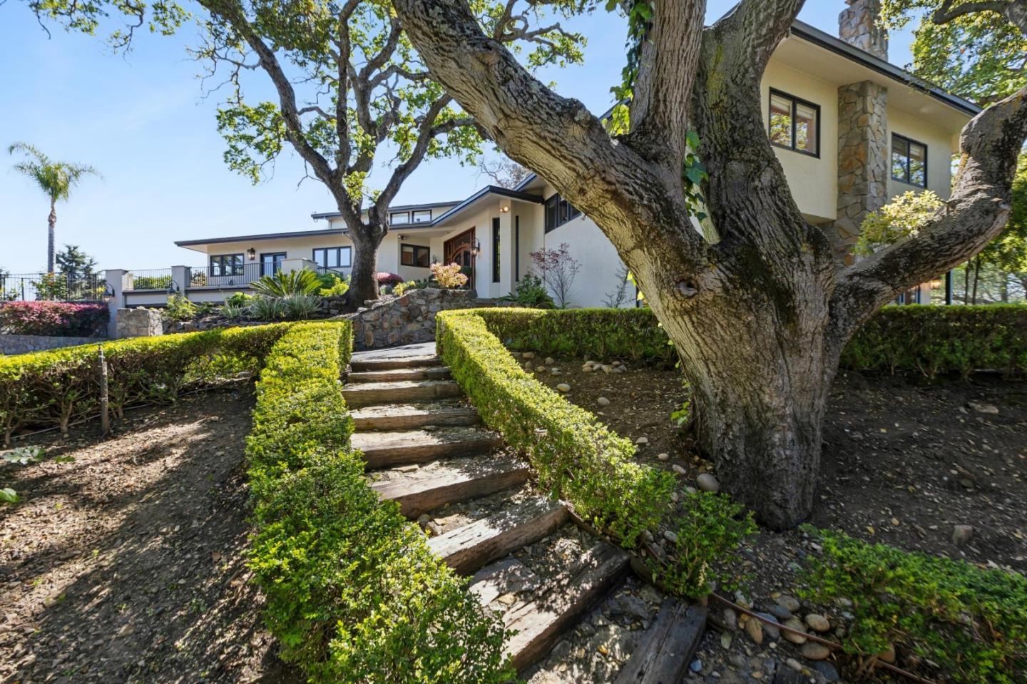 Detail Gallery Image 138 of 156 For 15715 Gum Tree Ln, Los Gatos,  CA 95032 - 4 Beds | 4/1 Baths