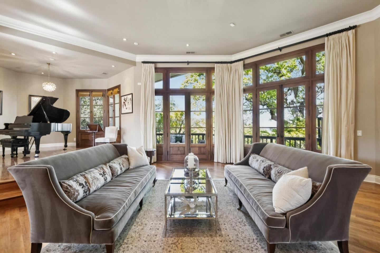 Detail Gallery Image 15 of 156 For 15715 Gum Tree Ln, Los Gatos,  CA 95032 - 4 Beds | 4/1 Baths