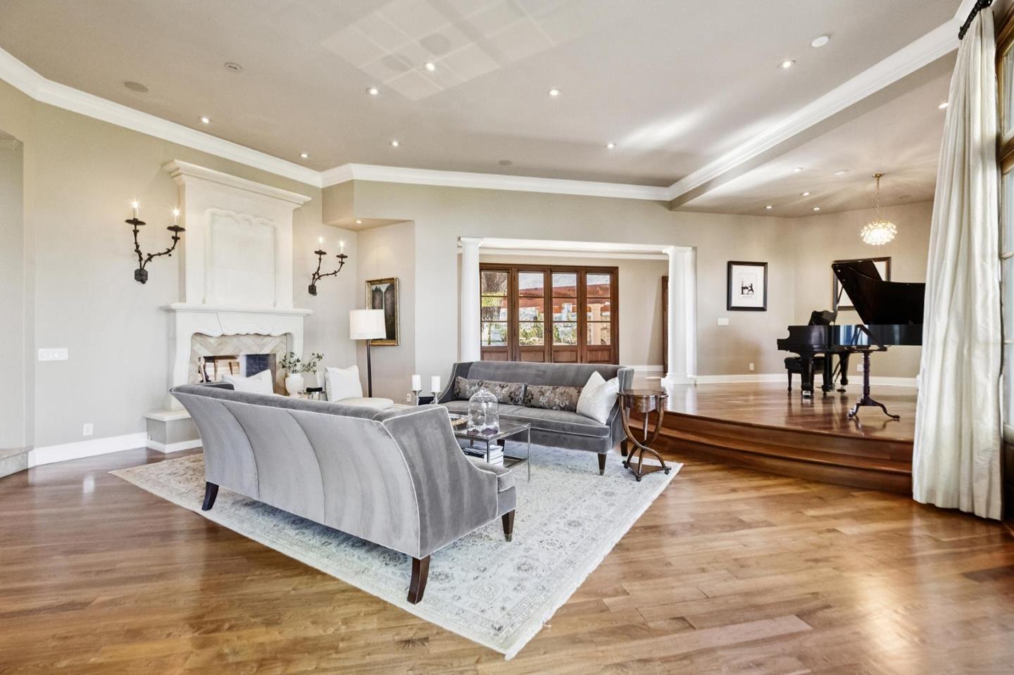 Detail Gallery Image 16 of 156 For 15715 Gum Tree Ln, Los Gatos,  CA 95032 - 4 Beds | 4/1 Baths