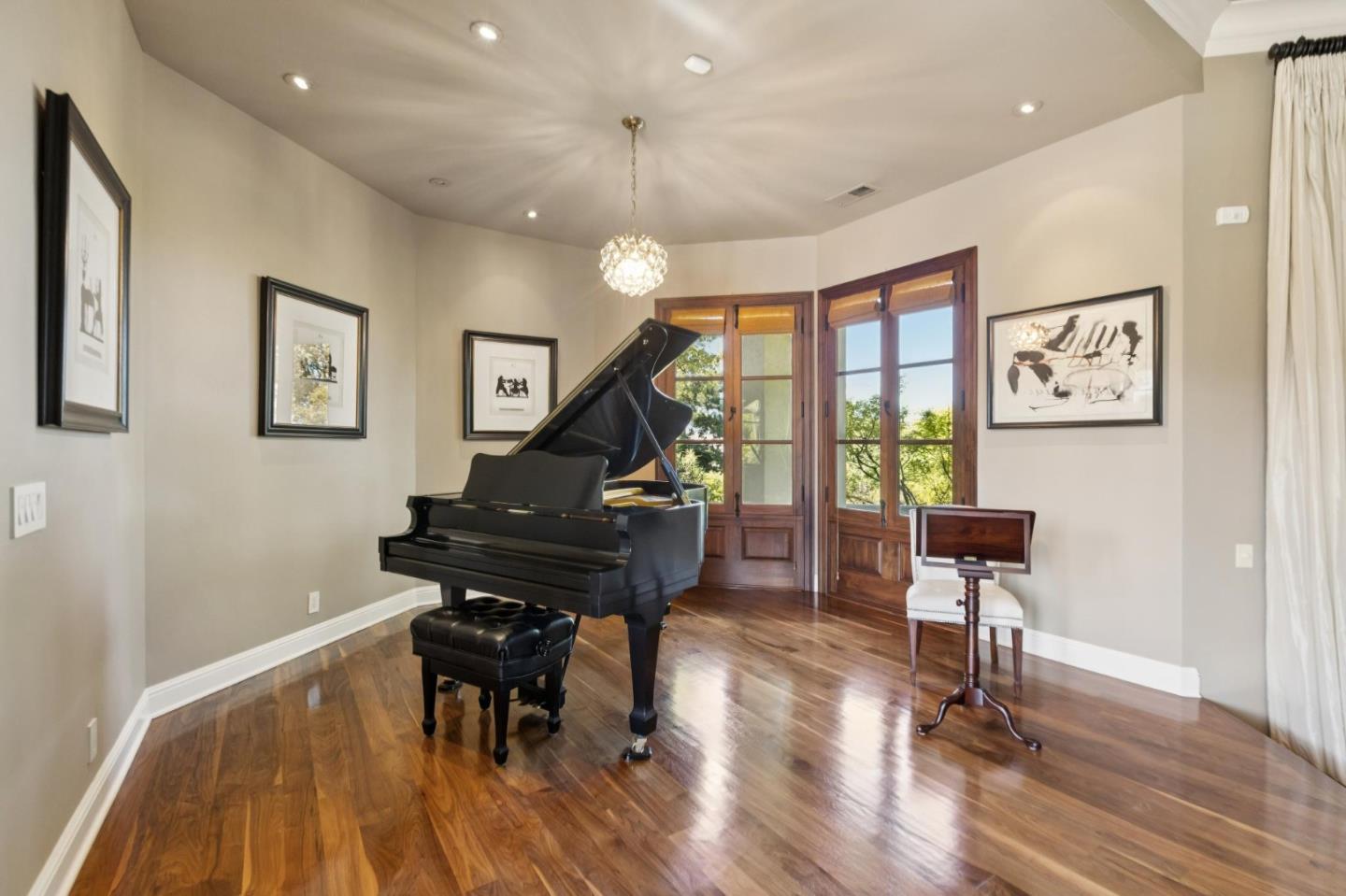 Detail Gallery Image 17 of 156 For 15715 Gum Tree Ln, Los Gatos,  CA 95032 - 4 Beds | 4/1 Baths