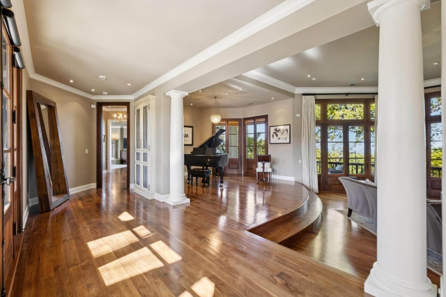 Detail Gallery Image 19 of 156 For 15715 Gum Tree Ln, Los Gatos,  CA 95032 - 4 Beds | 4/1 Baths