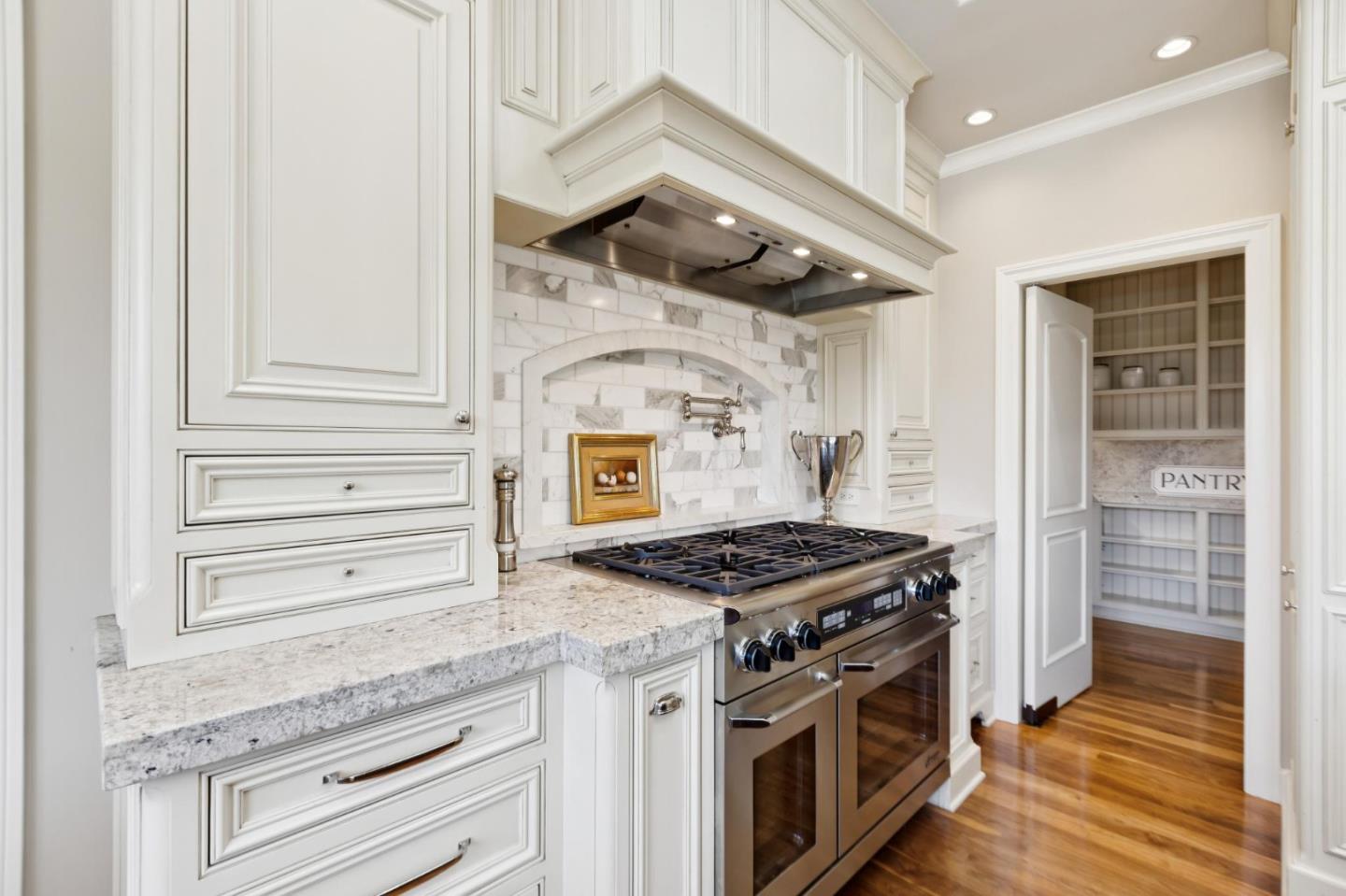 Detail Gallery Image 29 of 156 For 15715 Gum Tree Ln, Los Gatos,  CA 95032 - 4 Beds | 4/1 Baths