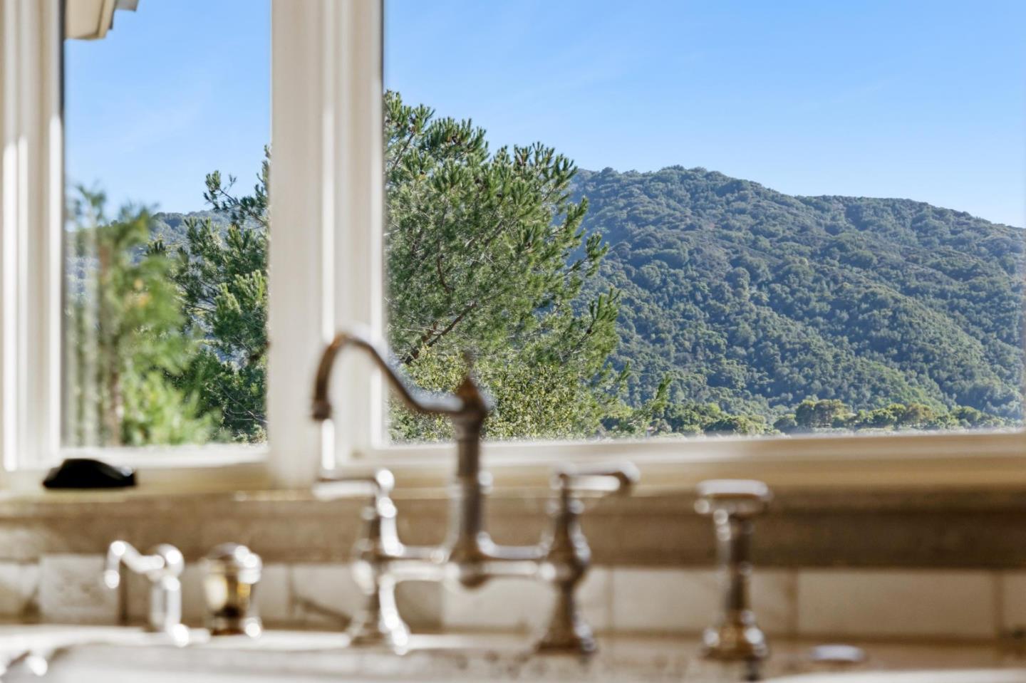 Detail Gallery Image 33 of 156 For 15715 Gum Tree Ln, Los Gatos,  CA 95032 - 4 Beds | 4/1 Baths