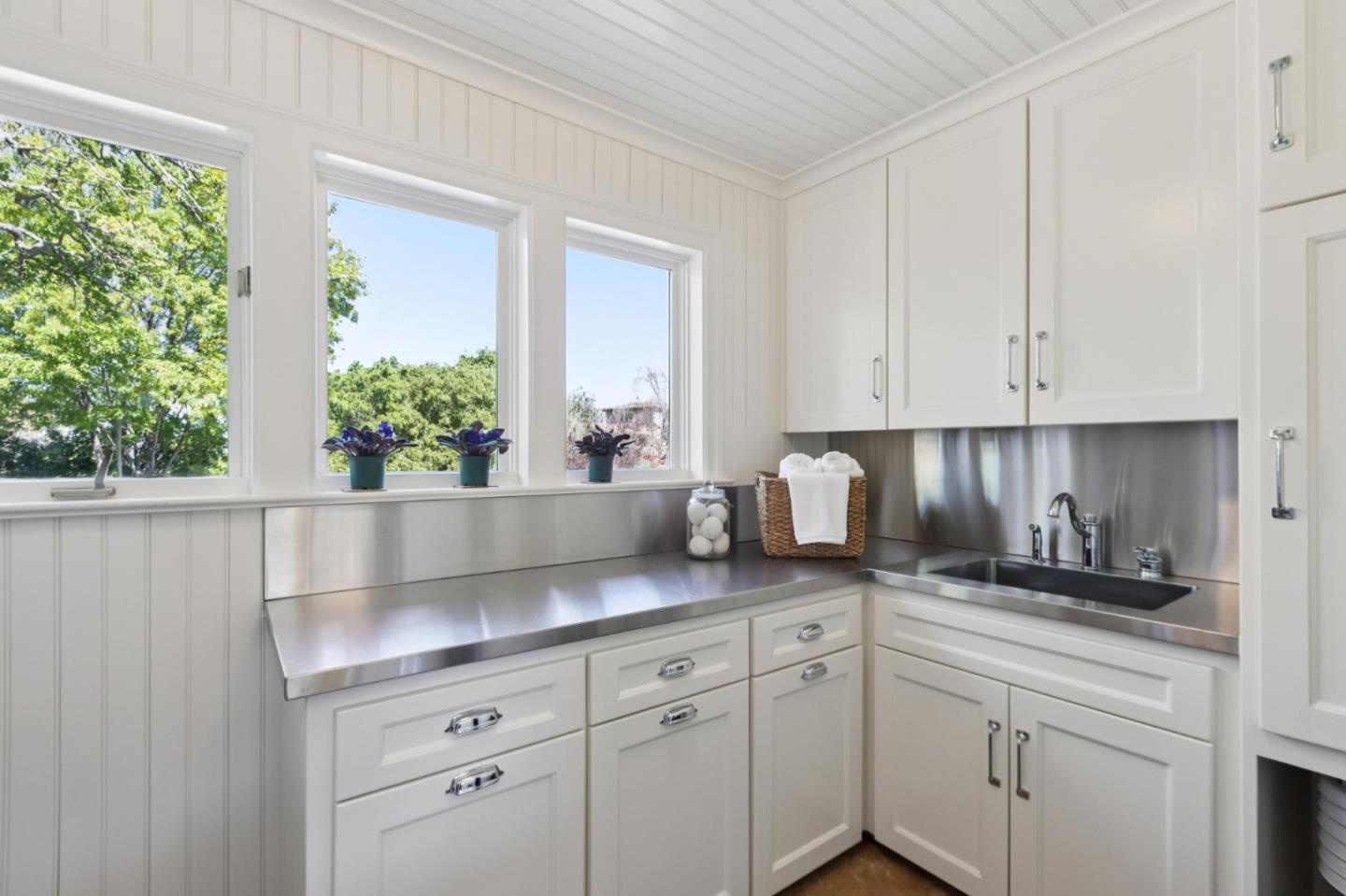 Detail Gallery Image 90 of 156 For 15715 Gum Tree Ln, Los Gatos,  CA 95032 - 4 Beds | 4/1 Baths