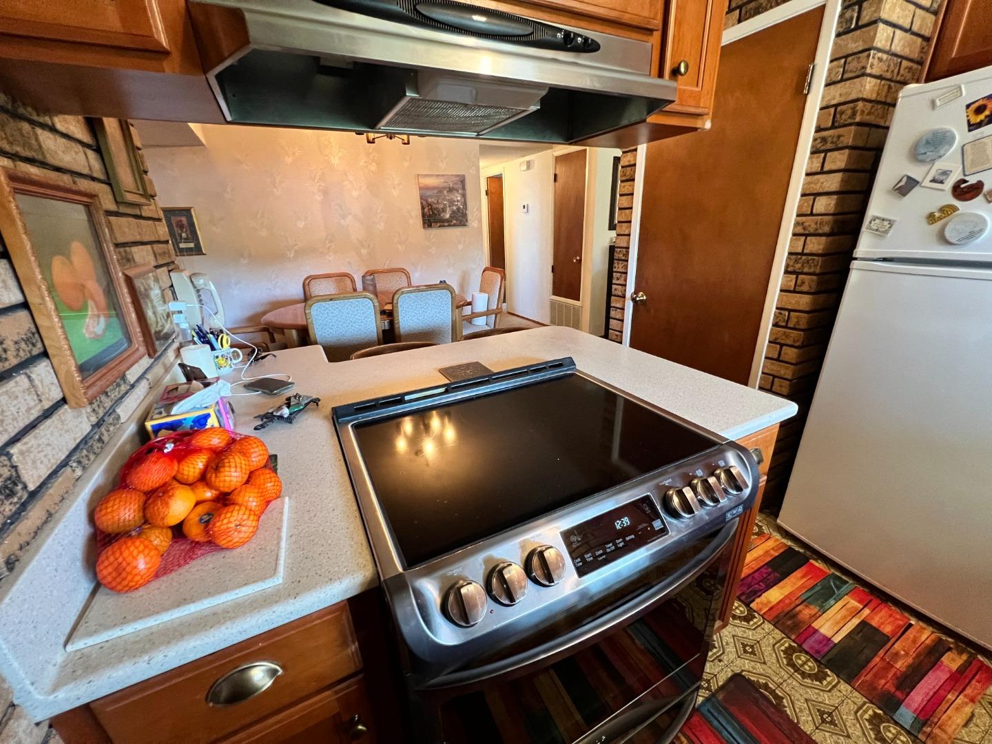 Detail Gallery Image 6 of 34 For 2245 Twin Hills Dr, Santa Cruz,  CA 95065 - 3 Beds | 1/1 Baths