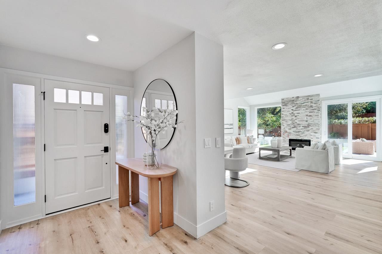 Detail Gallery Image 12 of 63 For 22136 Dean Ct, Cupertino,  CA 95014 - 4 Beds | 2/1 Baths