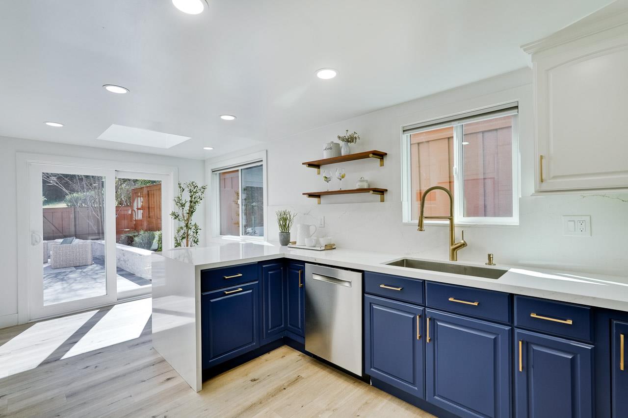 Detail Gallery Image 15 of 63 For 22136 Dean Ct, Cupertino,  CA 95014 - 4 Beds | 2/1 Baths