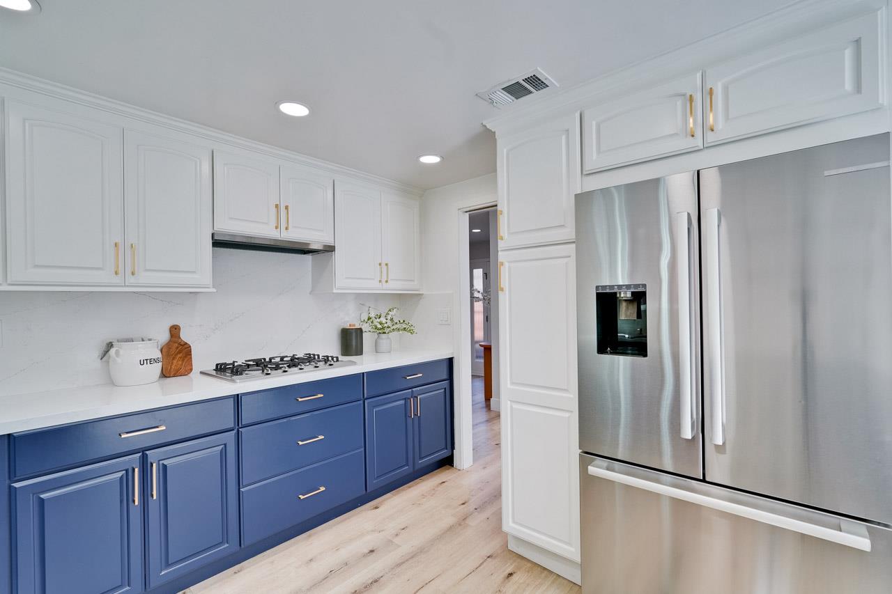 Detail Gallery Image 18 of 63 For 22136 Dean Ct, Cupertino,  CA 95014 - 4 Beds | 2/1 Baths