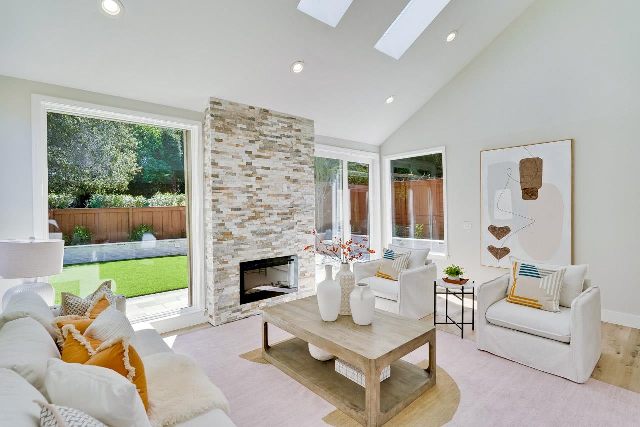 Detail Gallery Image 4 of 63 For 22136 Dean Ct, Cupertino,  CA 95014 - 4 Beds | 2/1 Baths