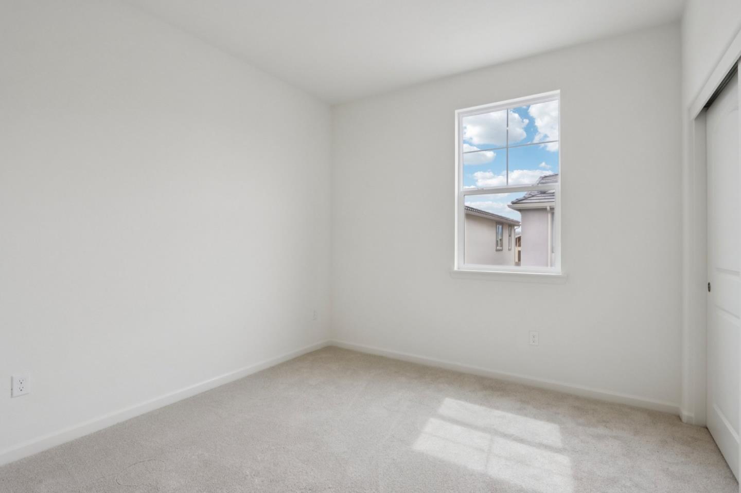 Detail Gallery Image 23 of 29 For 2211 Daisy Dr, Hollister,  CA 95023 - 3 Beds | 2/1 Baths