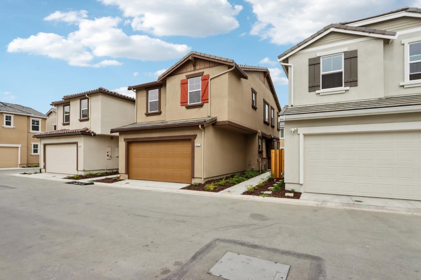 Detail Gallery Image 3 of 29 For 2211 Daisy Dr, Hollister,  CA 95023 - 3 Beds | 2/1 Baths