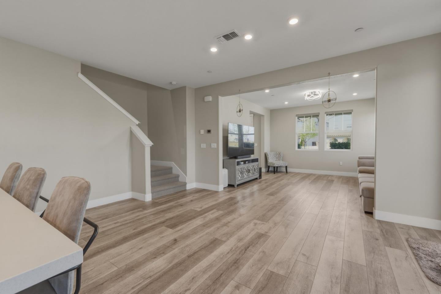 Detail Gallery Image 14 of 50 For 22 E Funderburg Blvd, Mountain House,  CA 95391 - 4 Beds | 2/1 Baths